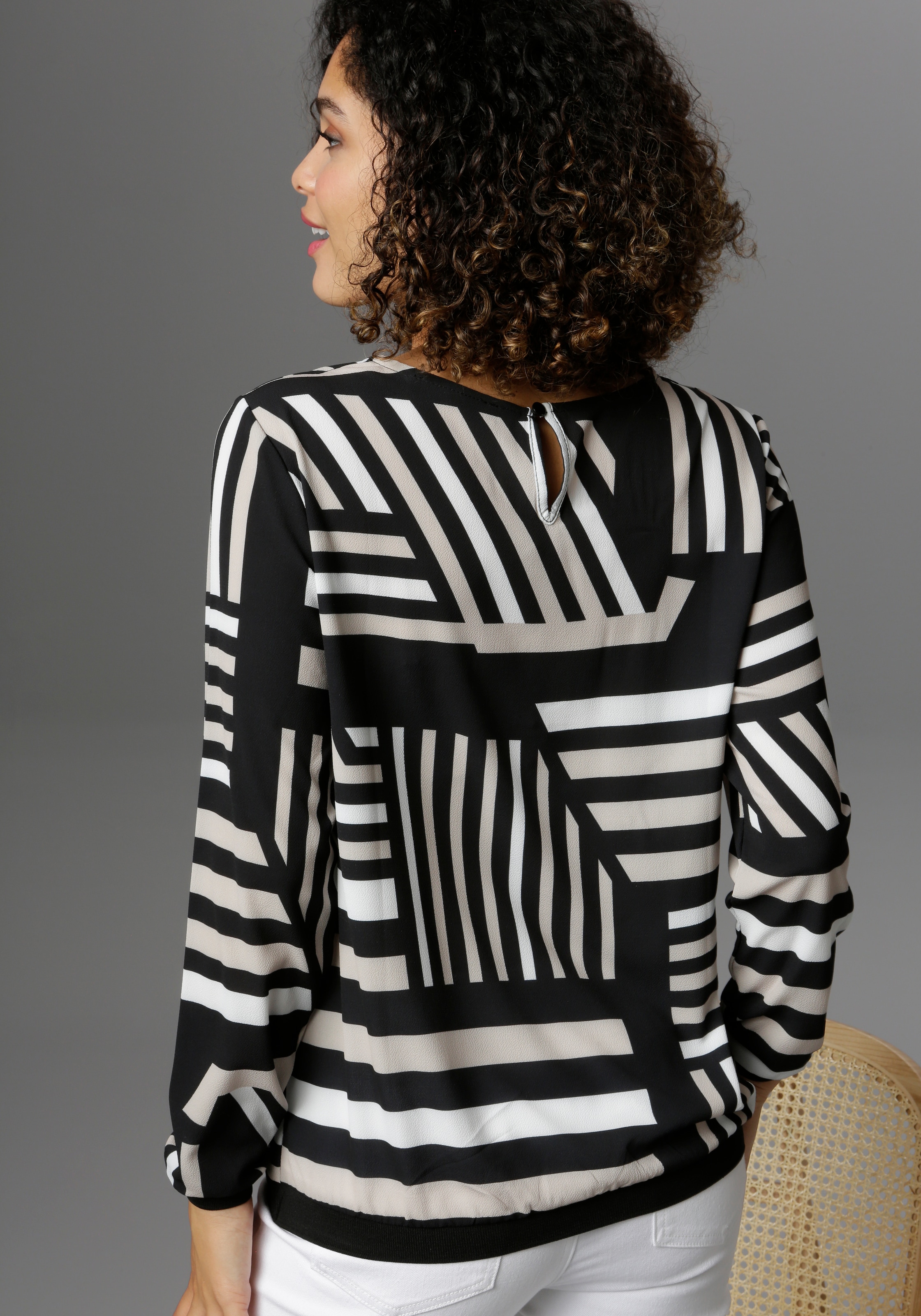 Aniston SELECTED Shirtbluse, mit grafischem Muster