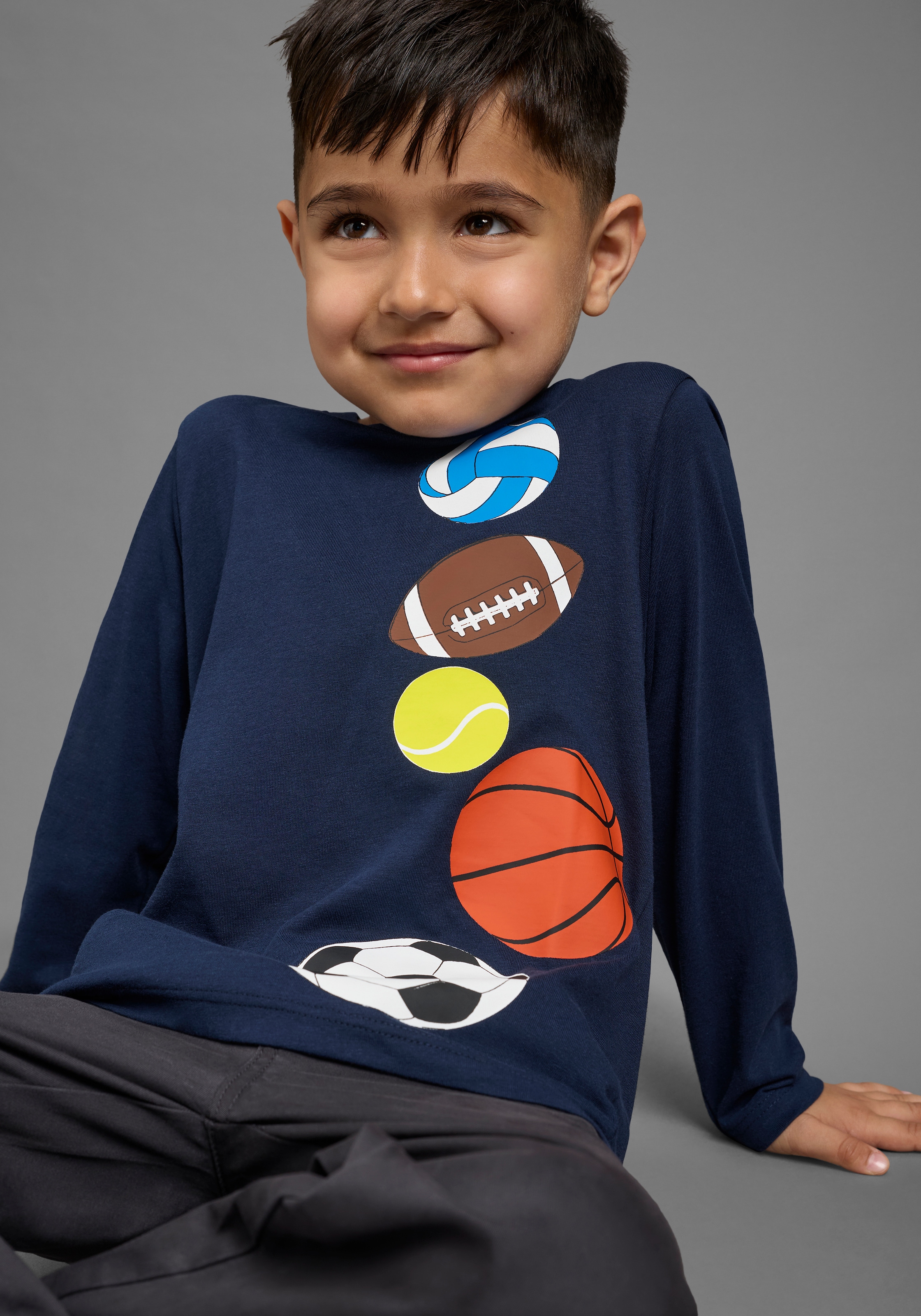KIDSWORLD Langarmshirt »Shirt mit tollem Bälle Druck« Basic-Passform, Langarm, mit Rundhalsausschnitt, für Kinder