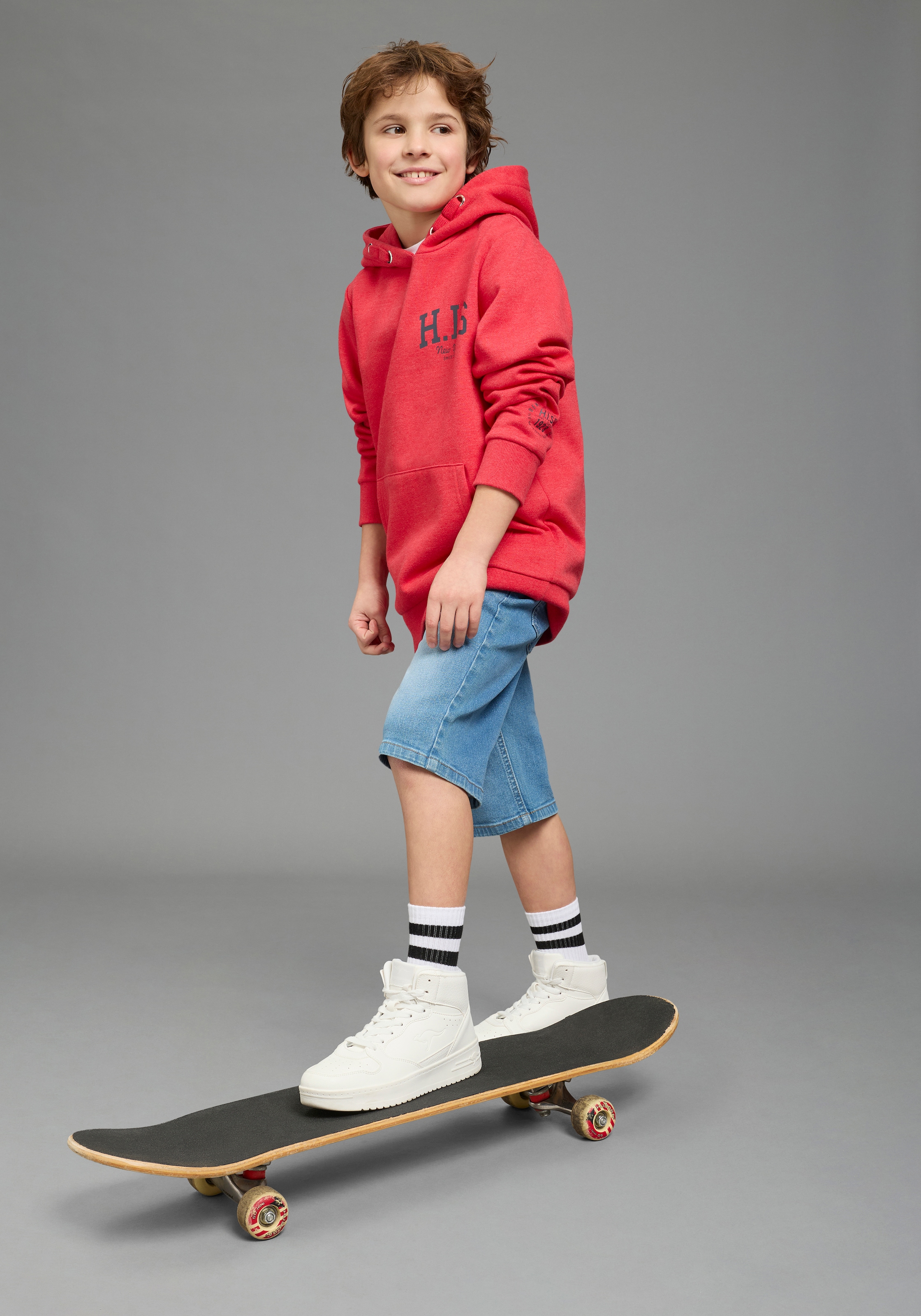 H.I.S Kapuzensweatshirt »Kapuzenhoodie mit Logoprint für Jungen«, für Jungen, mit Kängurutasche, mit Logodrucken, in Basic Passform
