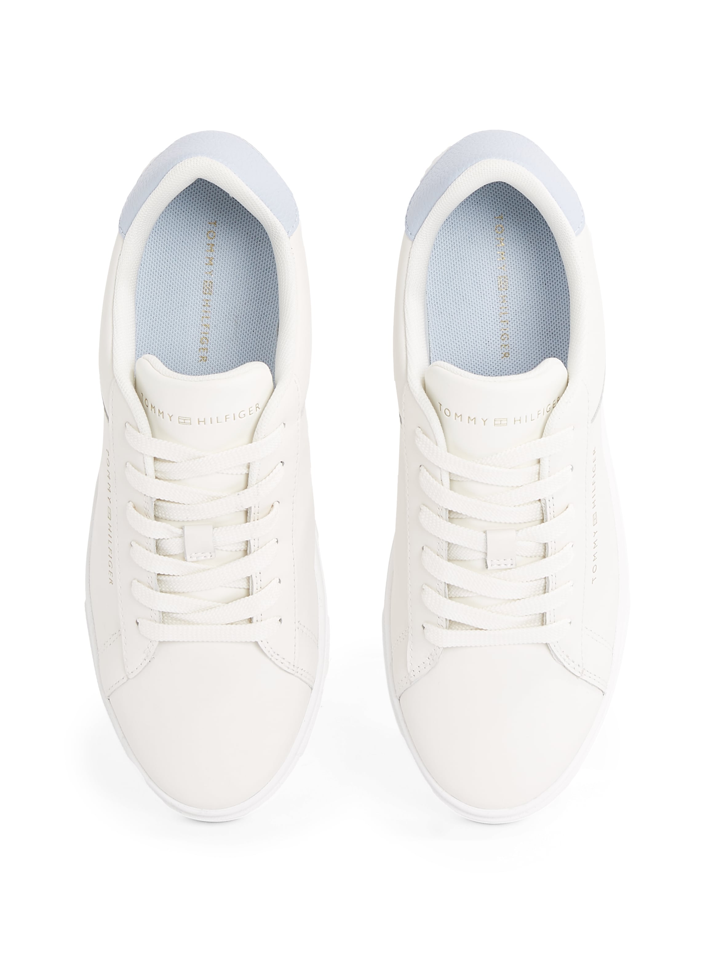 Tommy Hilfiger Plateausneaker »ESSENTIAL COURT SNEAKER«, Freizeitschuh, Halbschuh, Schnürschuh mit Logoschriftzug