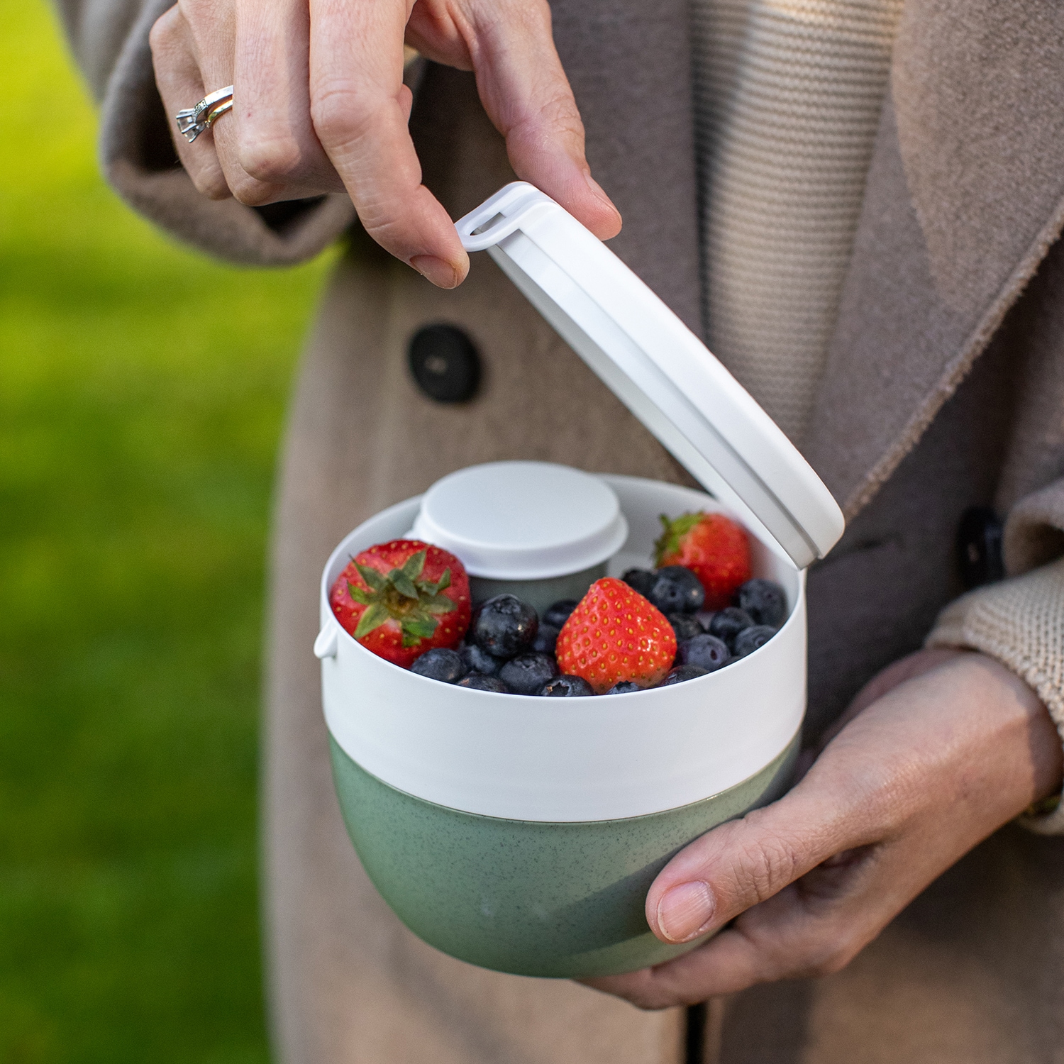 KOZIOL Lunchbox »BENTOBOX M«, (1 tlg.), spülmaschinengeeignet, melaminfrei, 400 ml