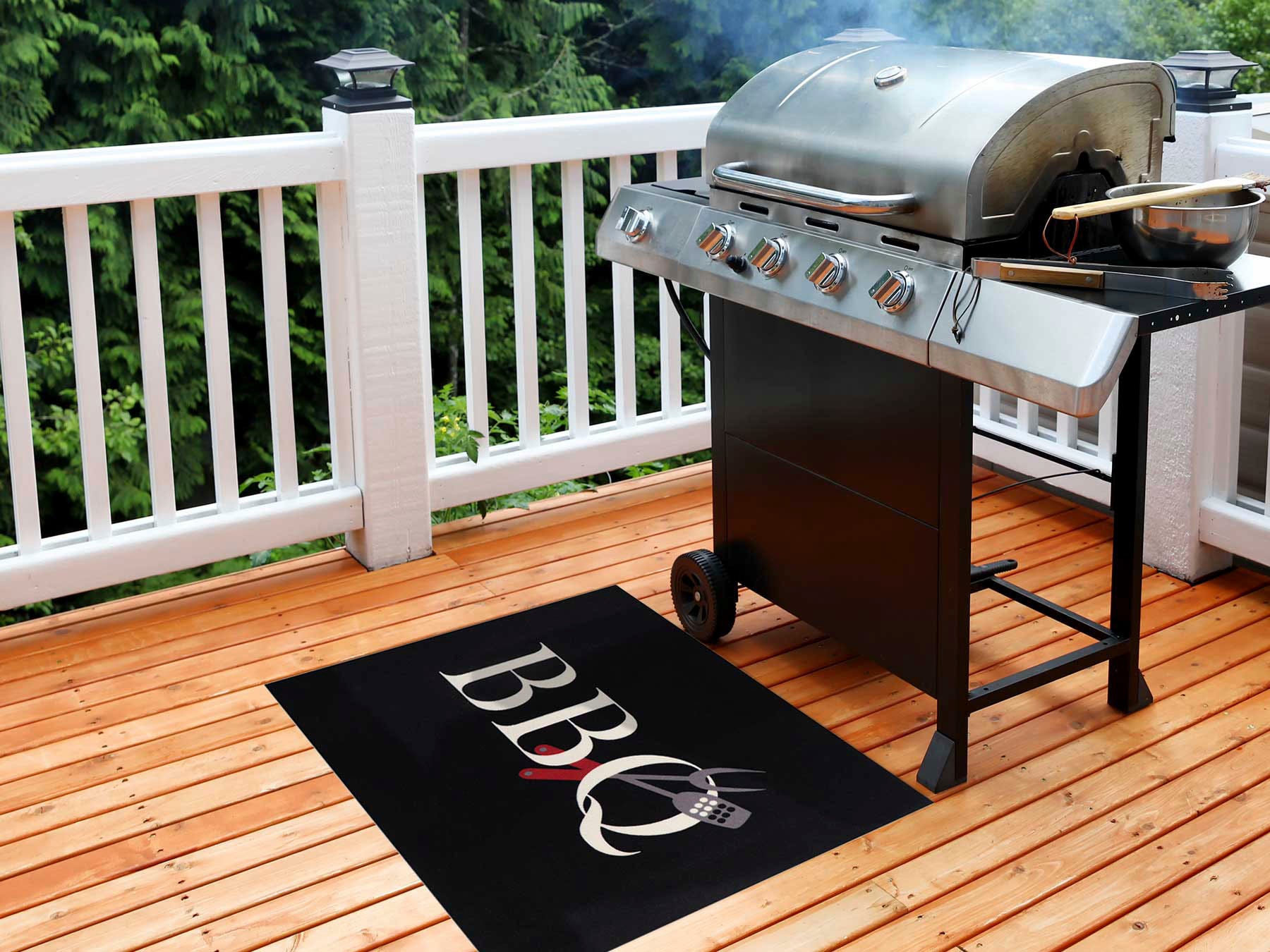 Primaflor-Ideen in Textil Fußmatte »BBQ Grillunterlage schwarz, Made in Belgium«, rechteckig, 5 mm Höhe, Grillmatte ideal als Bodenschutz, mit Spruch, rutschhemmend, waschbar