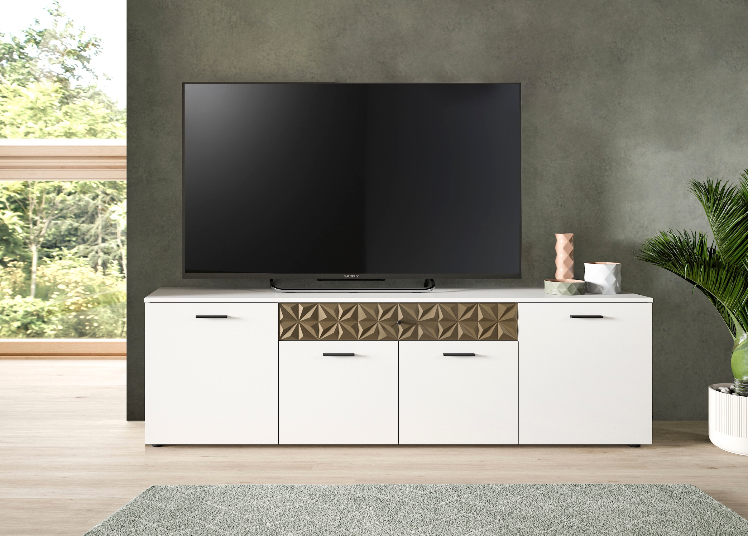 INOSIGN Lowboard »Vicenza, Breite 190cm, Ornamentabsetzung, 4 Türen, 1 Schubkasten«, 8 Fächer, Metallgriffe, TV-Schrank, Fernsehschrank, Mediaboard