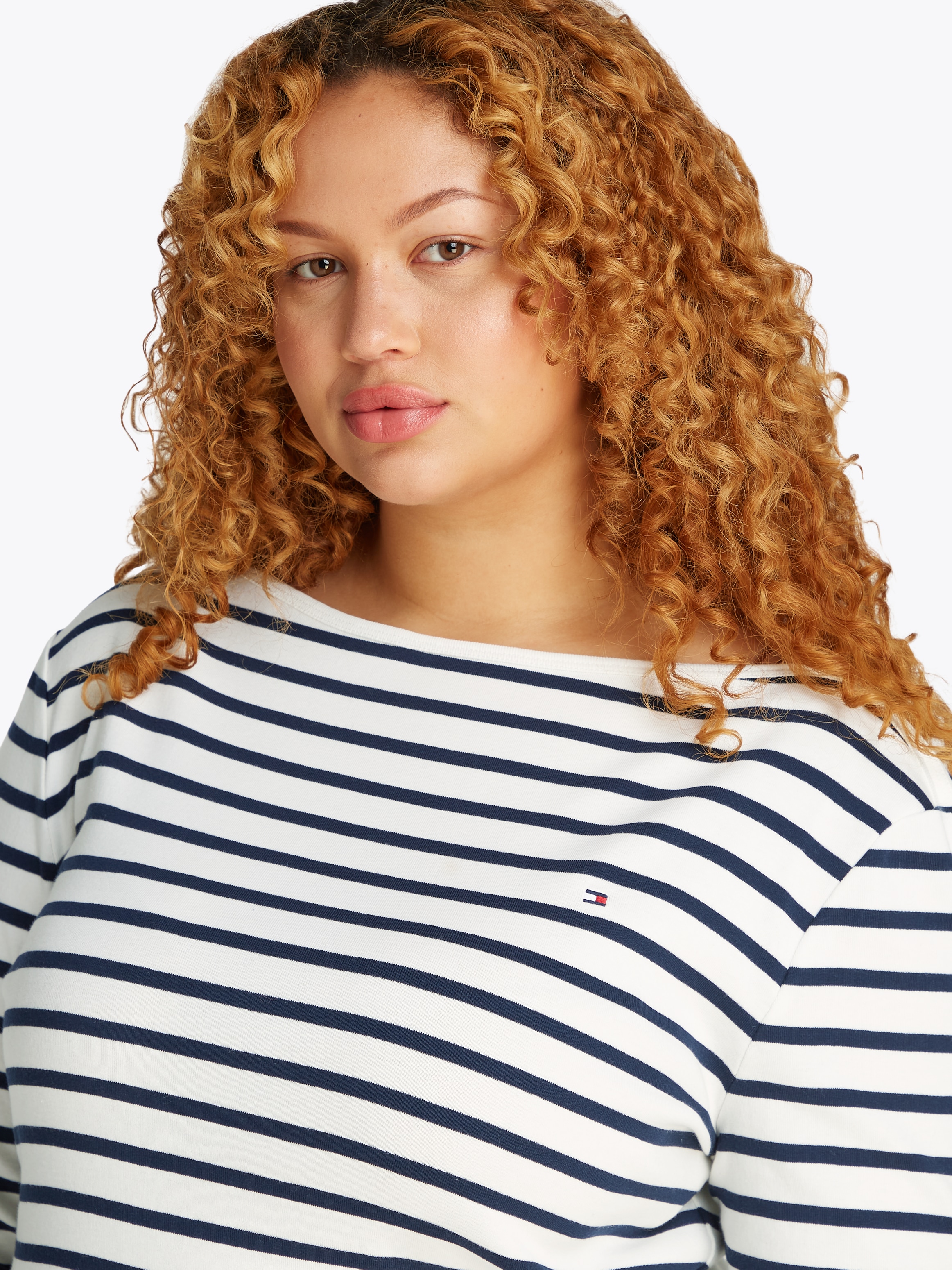 Tommy Hilfiger Curve T-Shirt »CRV SLIM CODY BOAT-NK 3/4SLV«, in Großen Größen, 3/4 Ärmel, Logostickerei