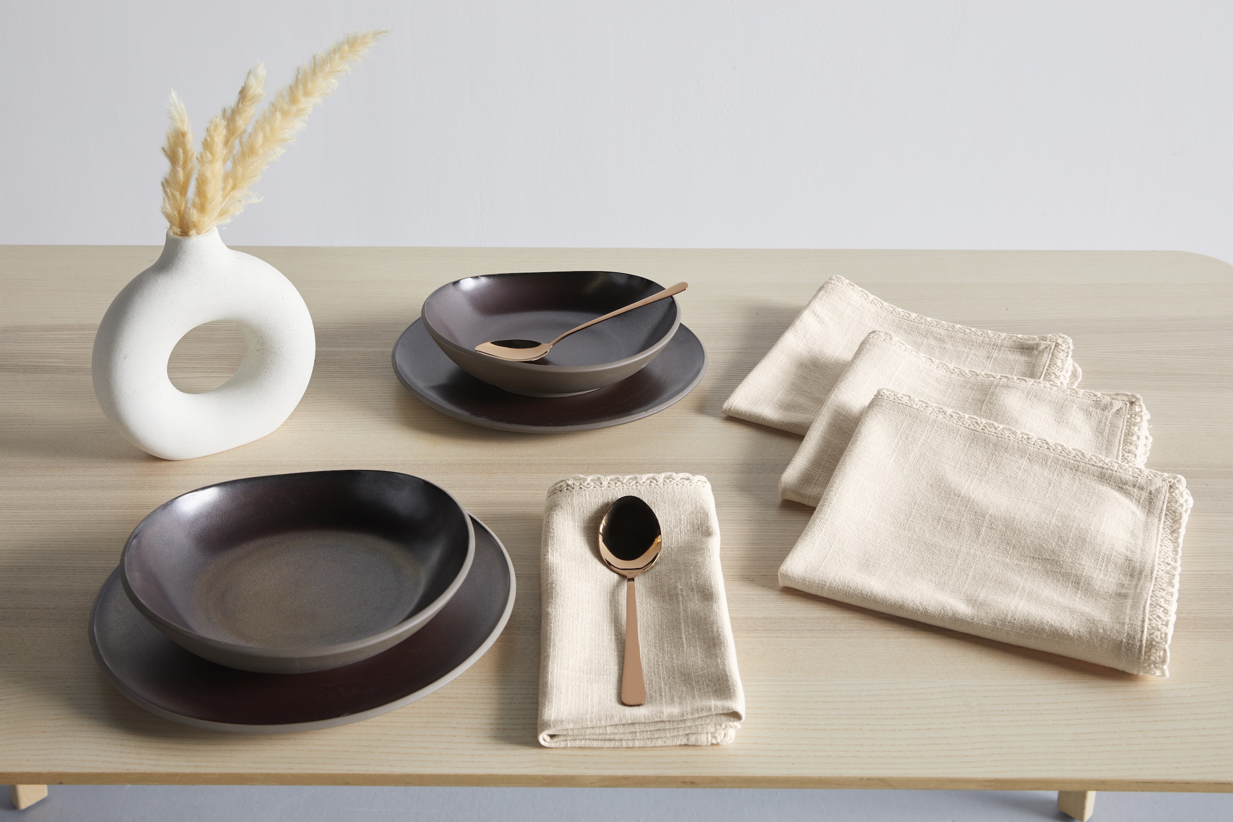 OTTO home Stoffserviette »Elyna«, (4 St.), uni, mit schöner Spitze, weiche Haptik, 45x45 cm, Leinenoptik