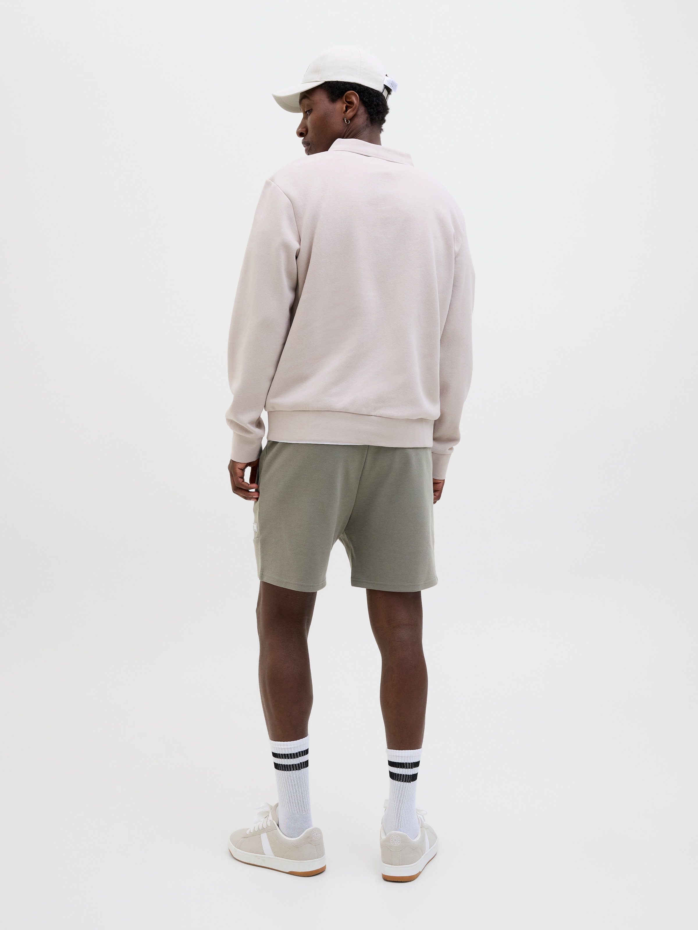 Jack & Jones Sweatshorts »JPSTAIR SWEAT SHORTS BEX SN«, mit Kordel