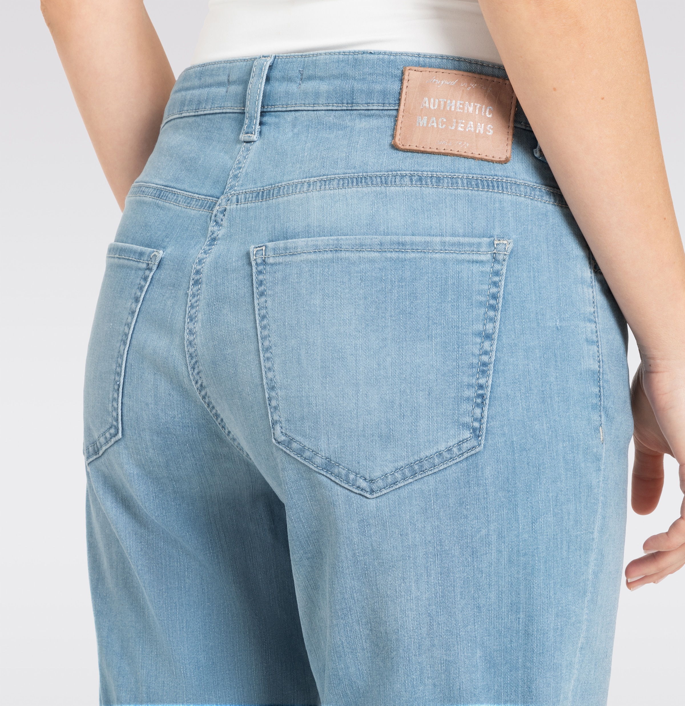 MAC Bermudas  aus sehr leichter, sommerlicher Qualität mit softem Griff