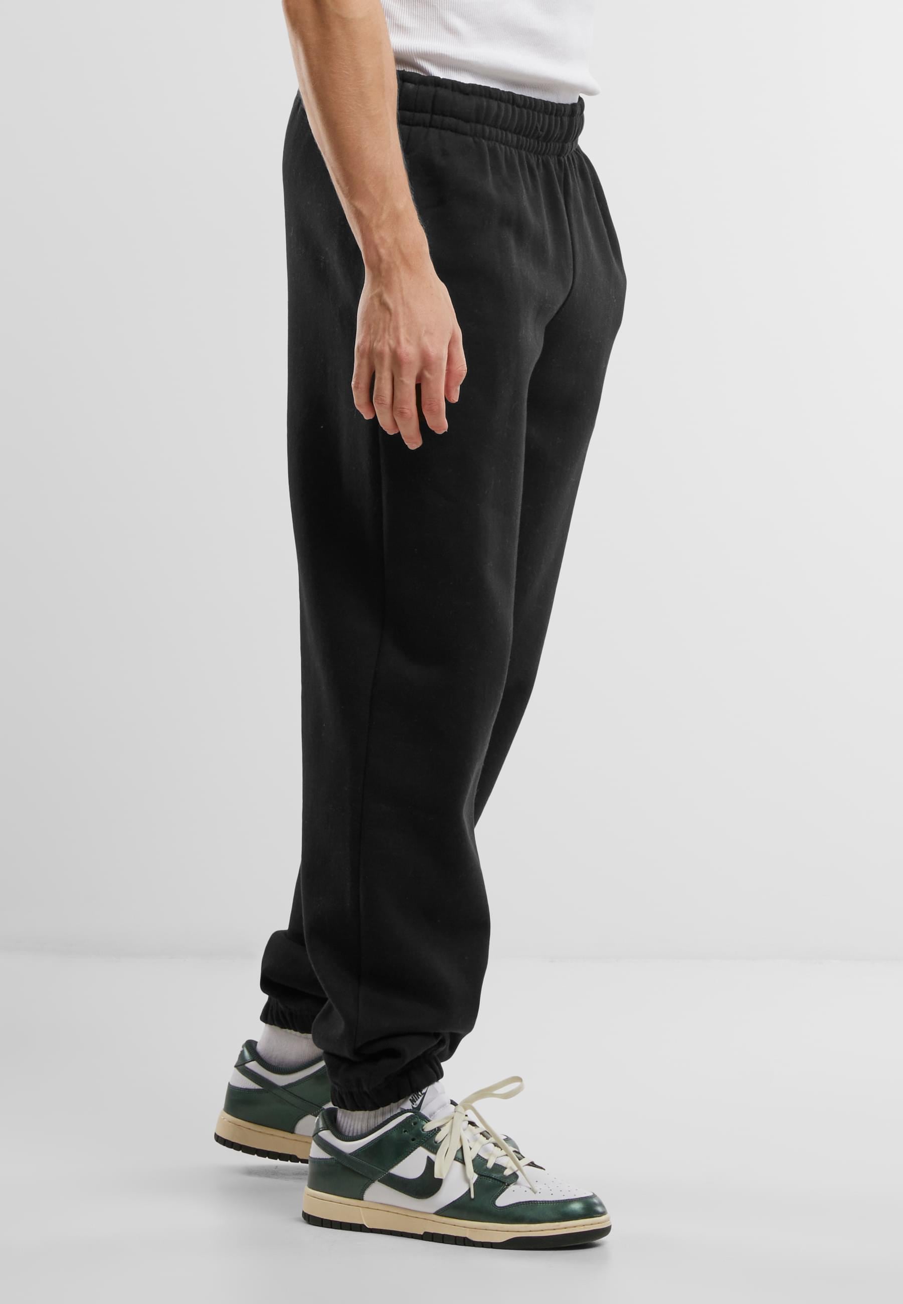 URBAN CLASSICS Jogginghose »Urban Classics Basic Loose Sweatpants«