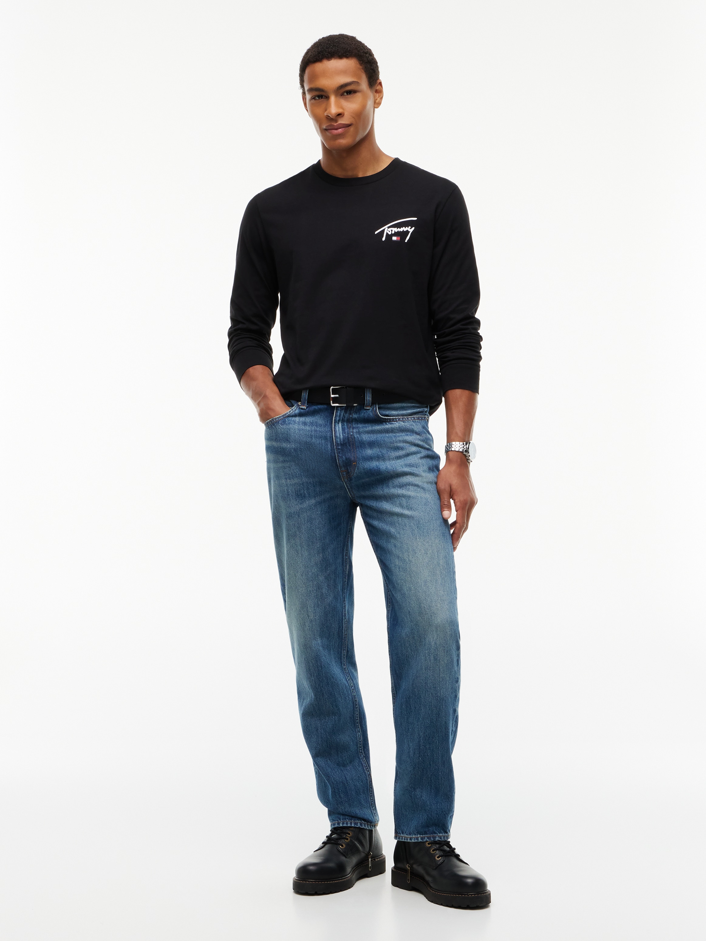 Tommy Jeans Langarmshirt »SLIM SIGNATURE CHEST TEE« Slim fit mit Rundhalsausschnitt