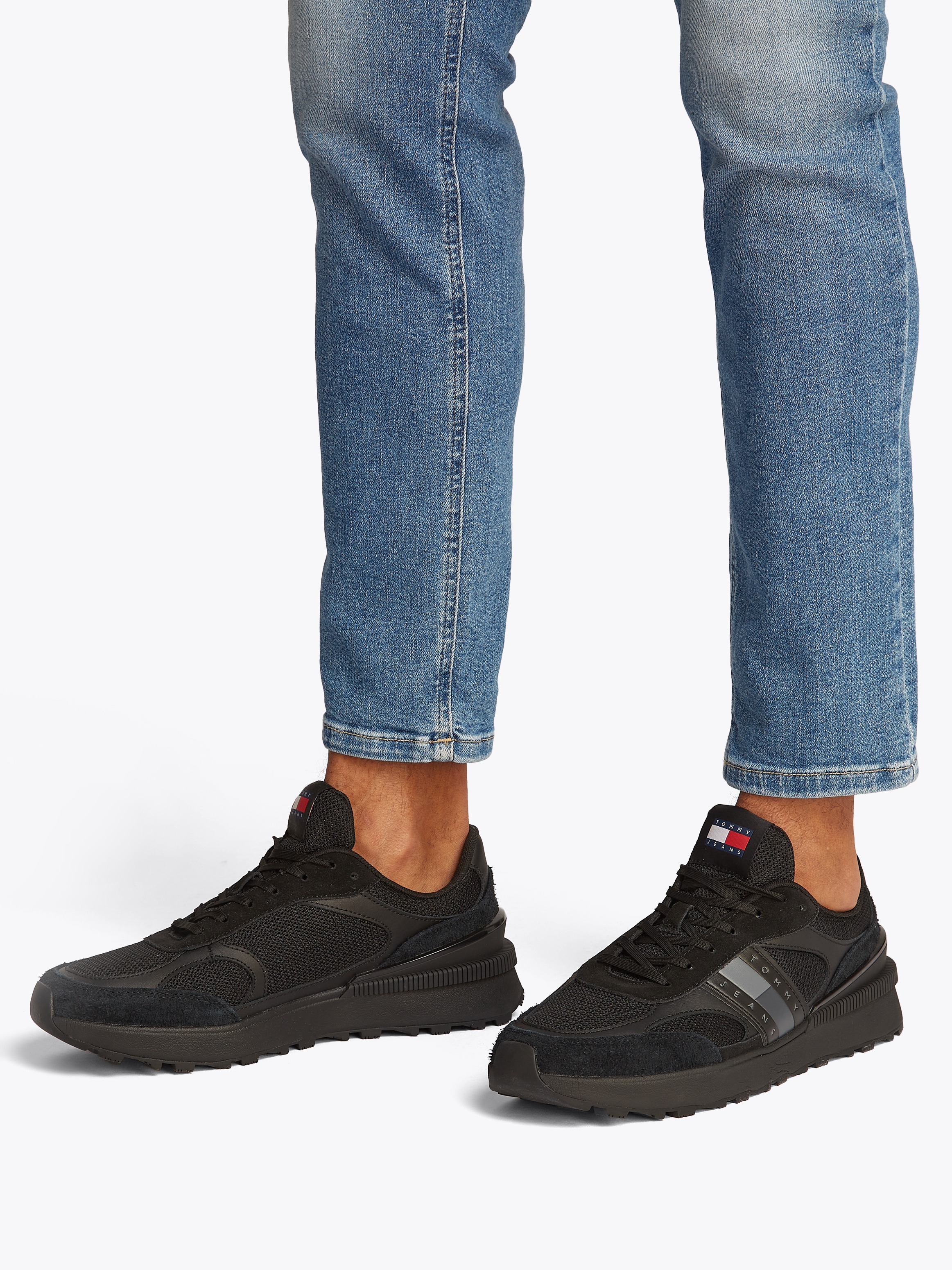 Tommy Jeans Sneaker »TJM TECHNICAL RUNNER ESS«, Freizeitschuh, Halbschuh, Schnürschuh mit gepolstertem Schaftrand