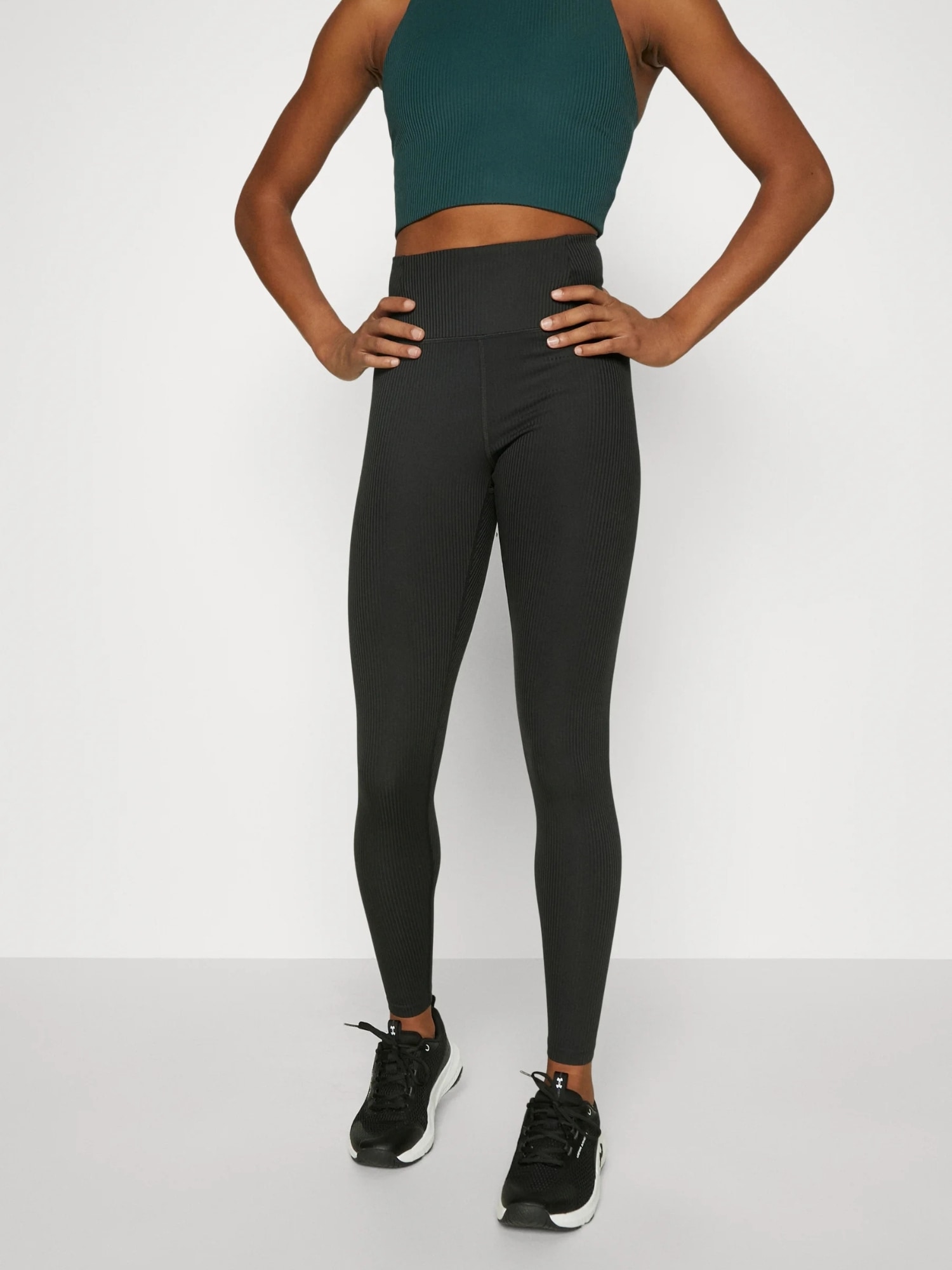 GIRLFRIEND COLLECTIVE Chinohose »Girlfriend Collective Trouser Rib«