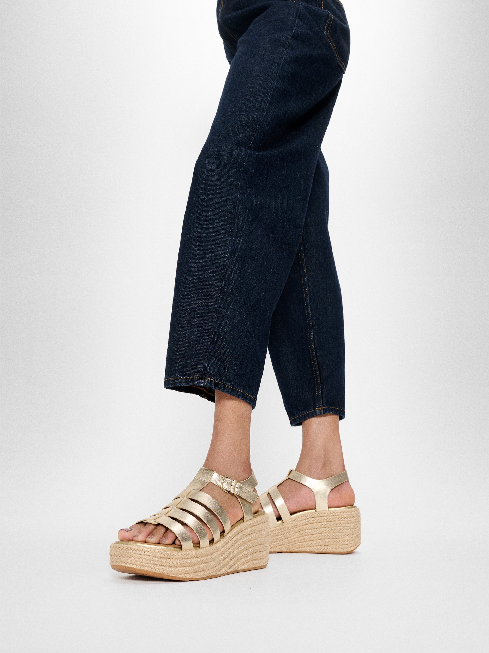 Fitflop Keilsandalette »PLATFFORMS«  , Plateau Sandale im schönen Metallic-Look