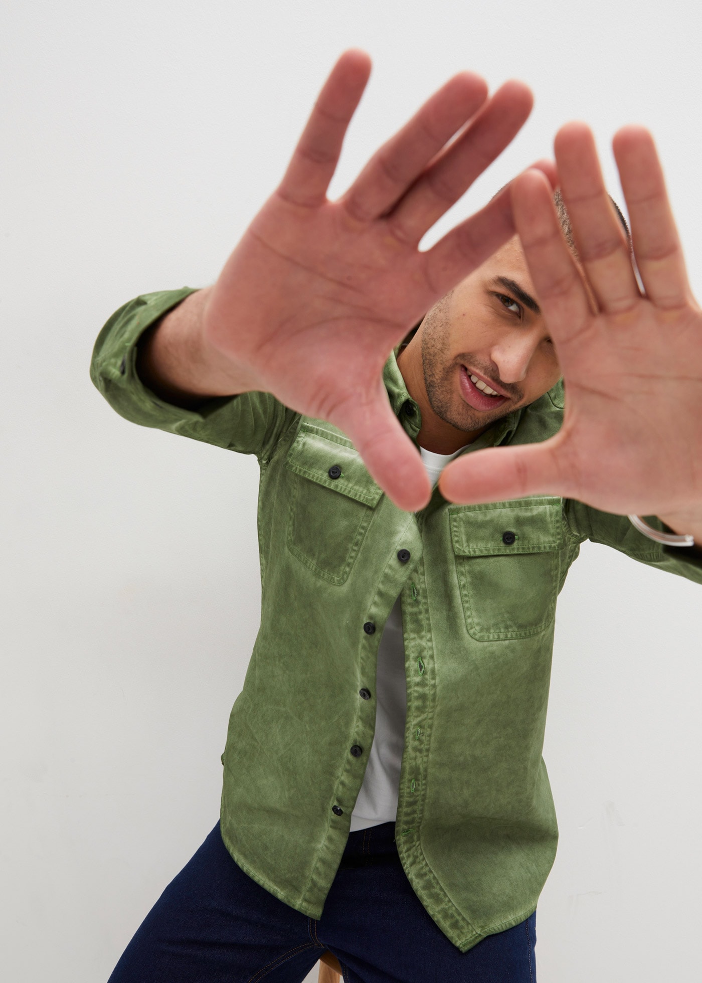 bonprix Langarmhemd mit Brusttaschen in leichter used Optik