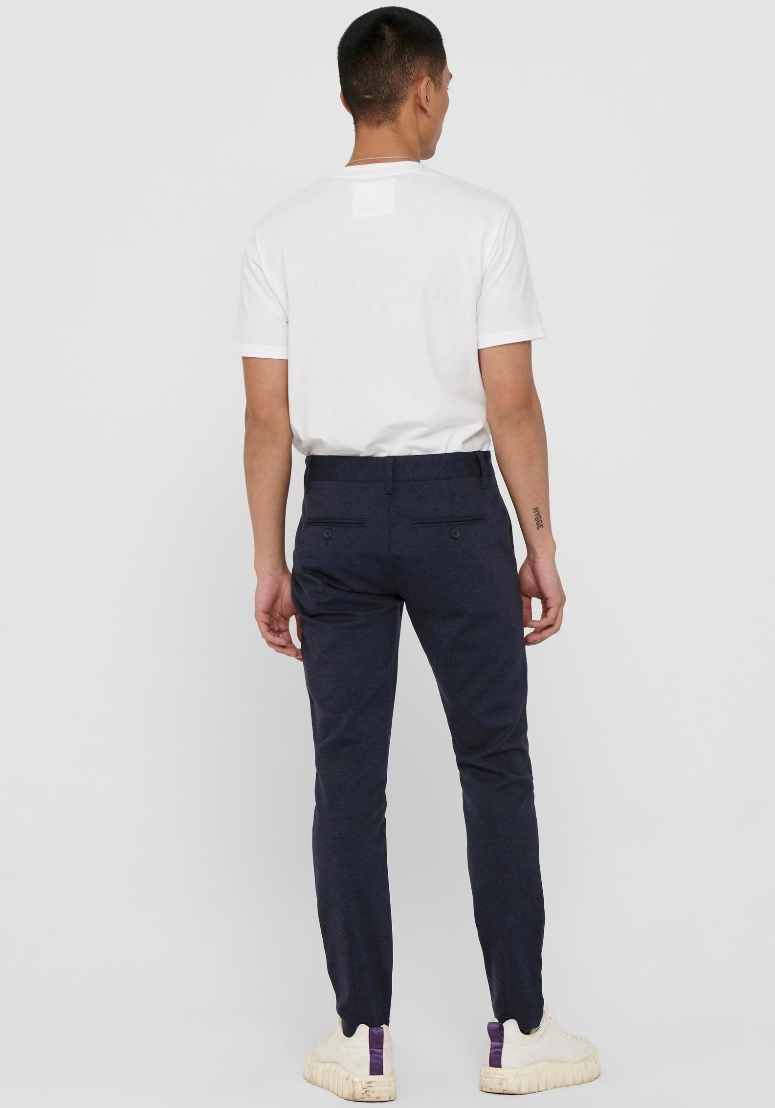 ONLY & SONS Chinohose, mit geschlossenen Gesäßtaschen