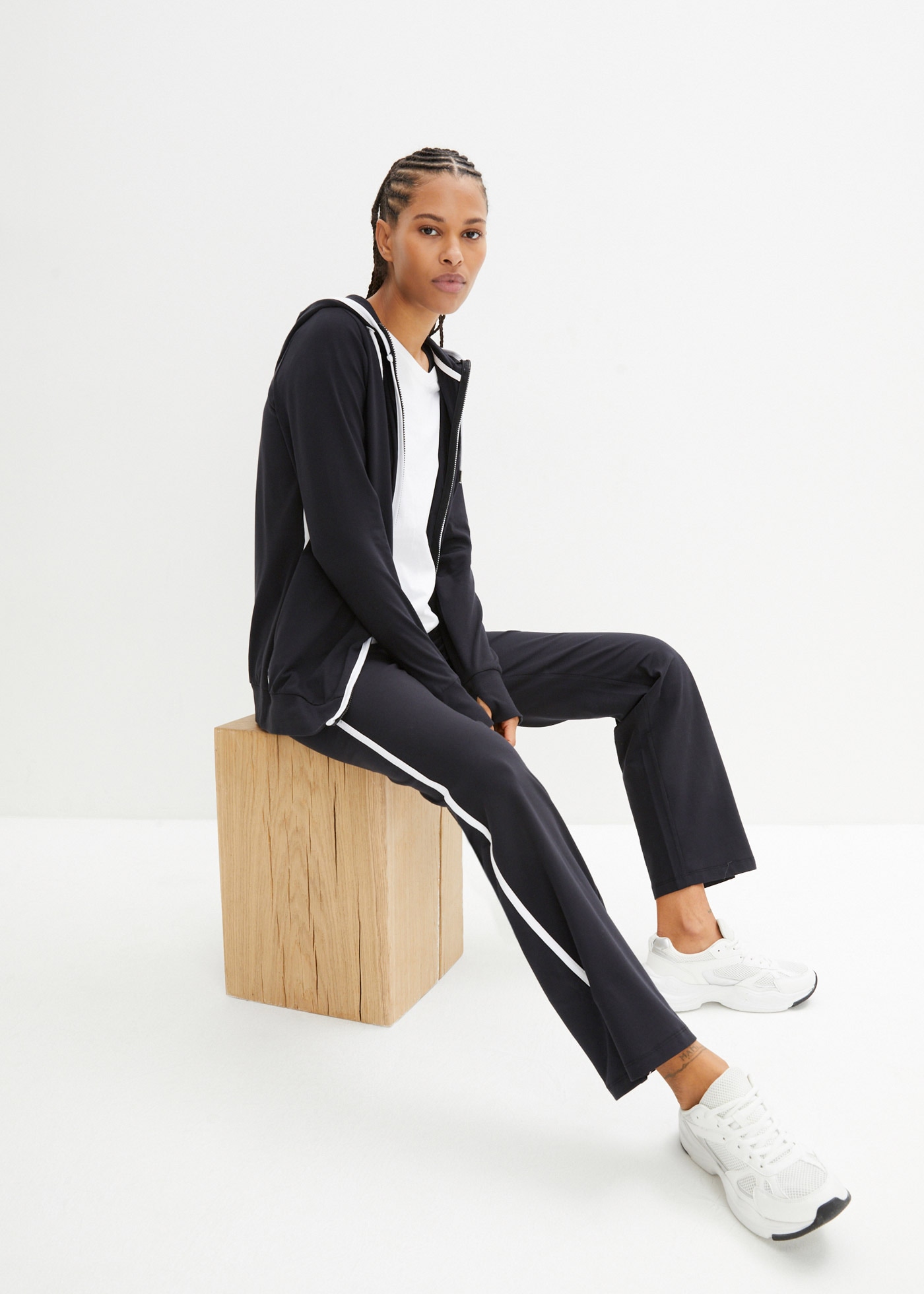 bonprix Jogginganzug Set, 2 zweiteiliges Set aus Sweatjacke und Jogginghose, mit langem Arm