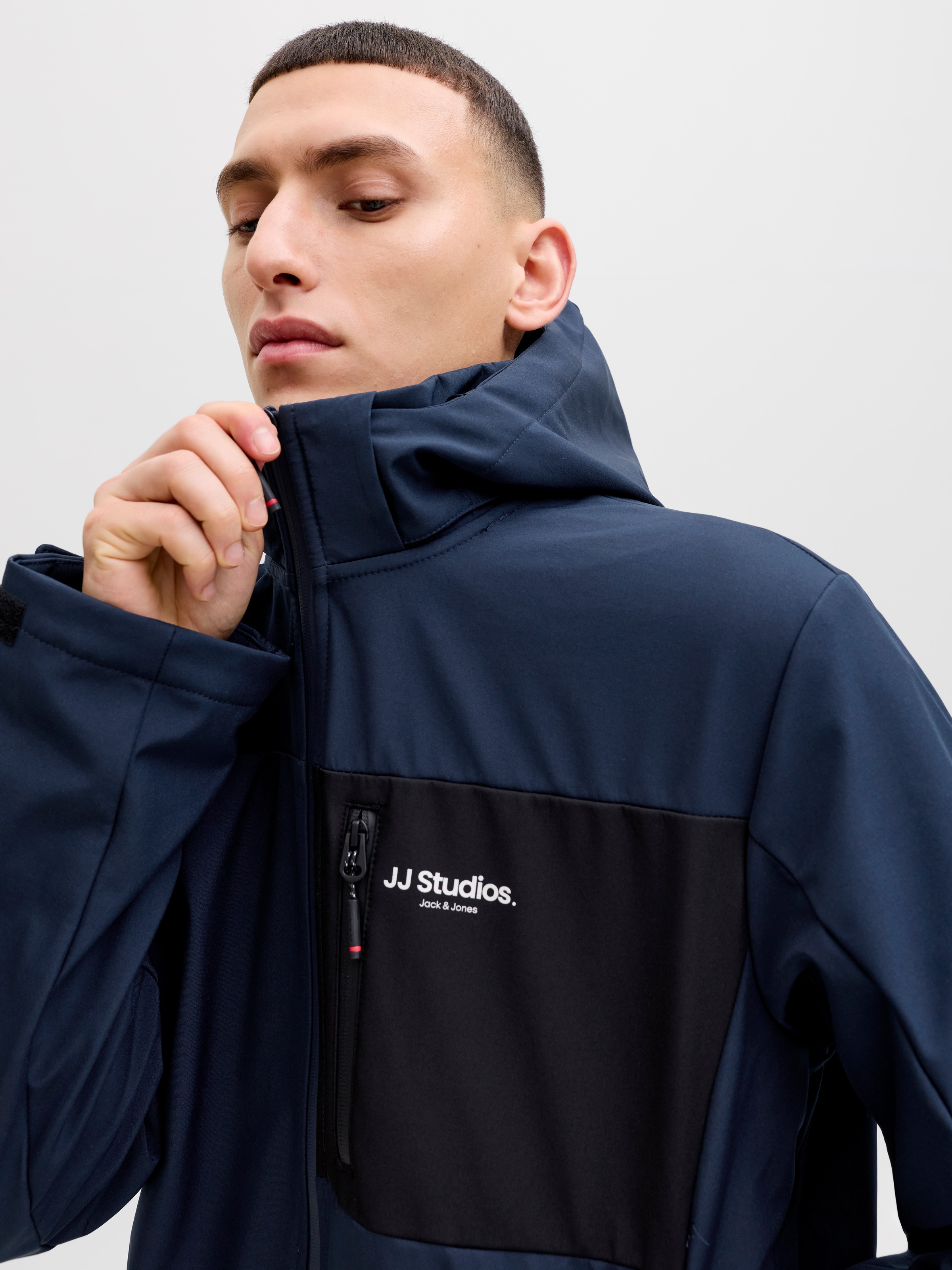 Jack & Jones Softshelljacke »JJNORTH SOFTSHELL JACKET« mit Kapuze