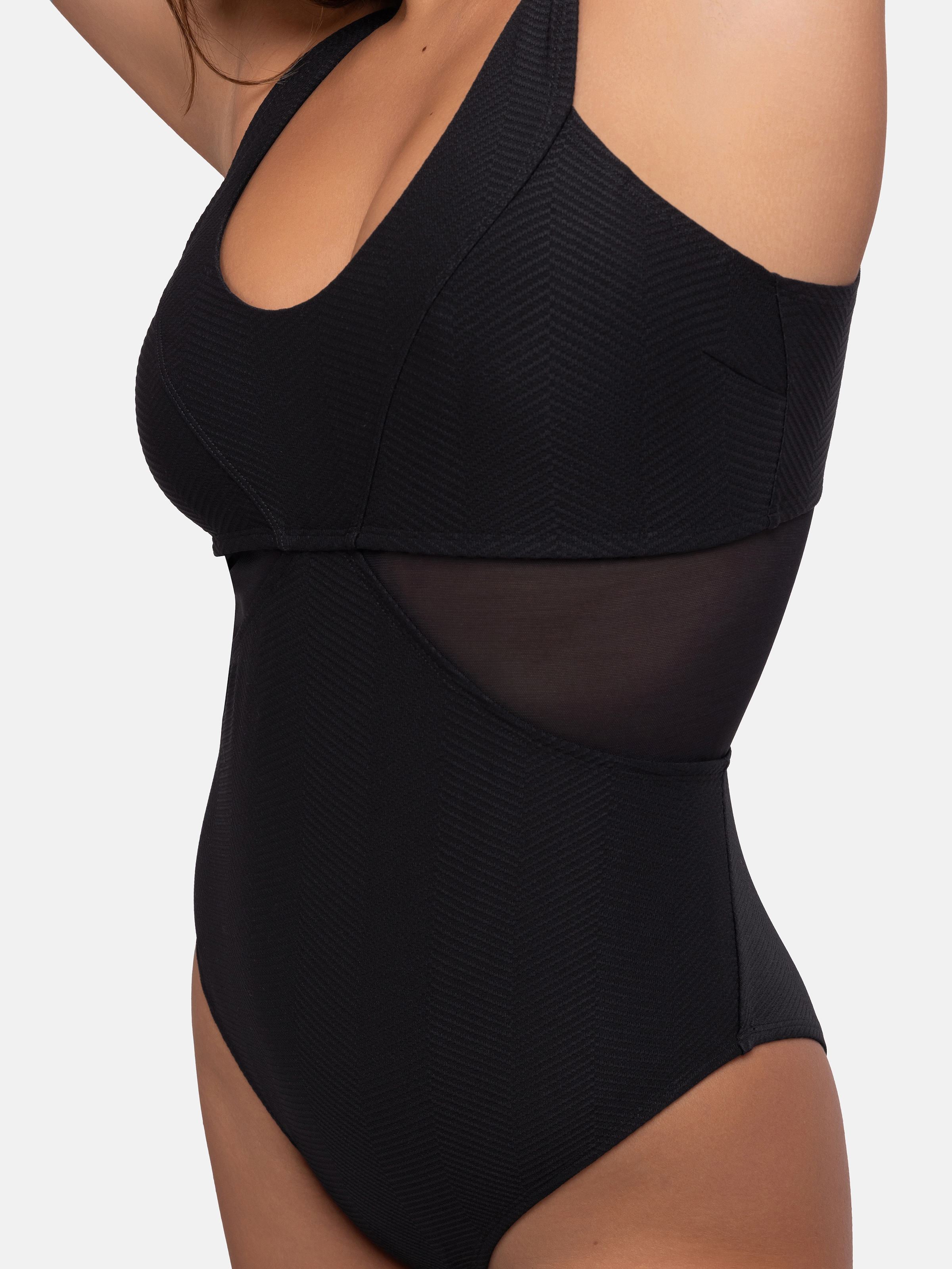 Dorina Badeanzug »SAINT TROPEZ«, Ohne Bügel, Powermesh, herausnehmbare Polster