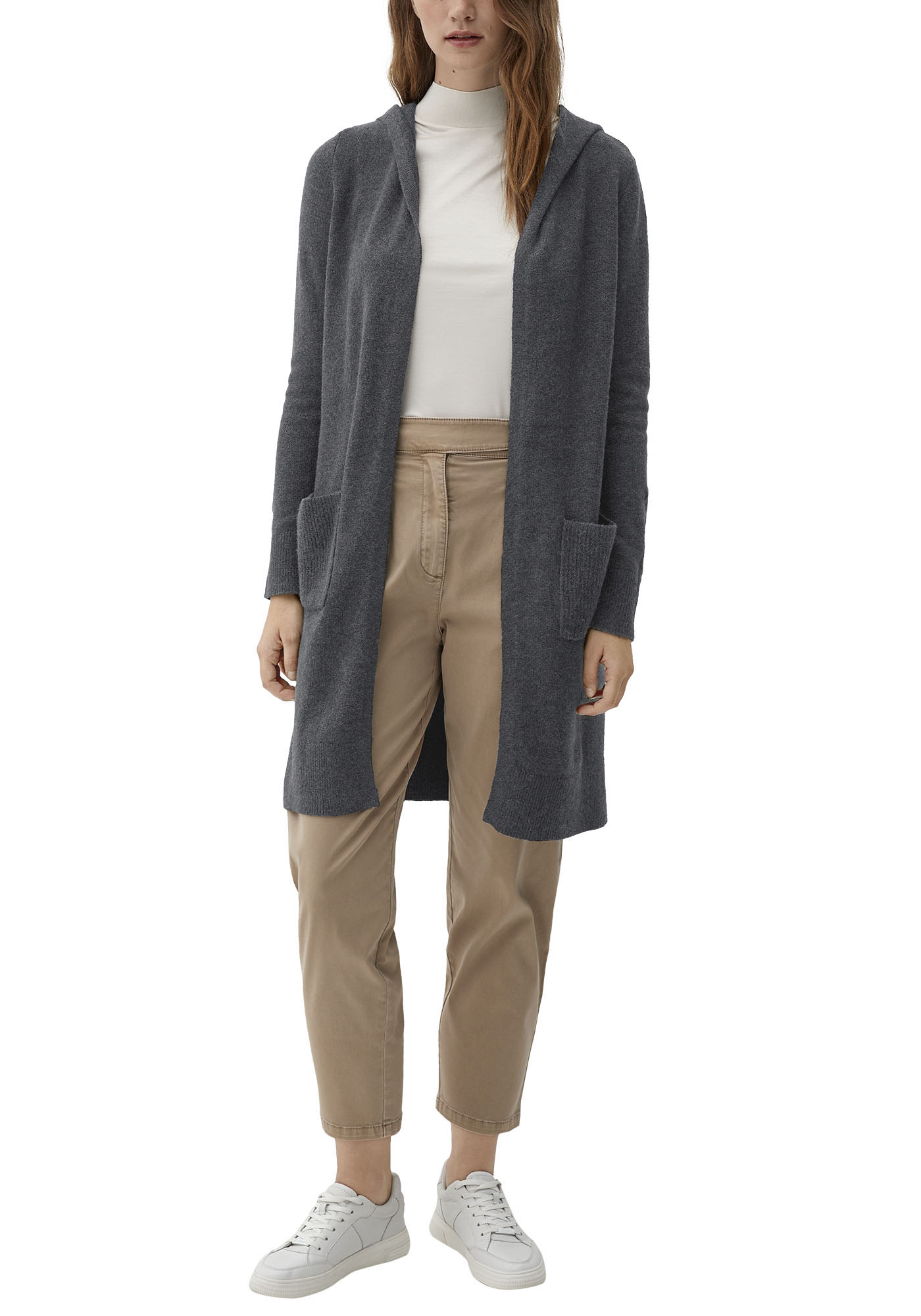 Strickjacke, mit Kapuze und aufgesetzten Taschen