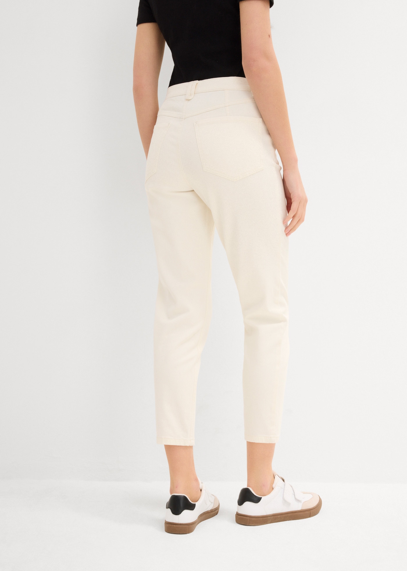 bonprix Mom-Jeans Loose Fit, Stretch-Anteil, 5-Pocket-Design