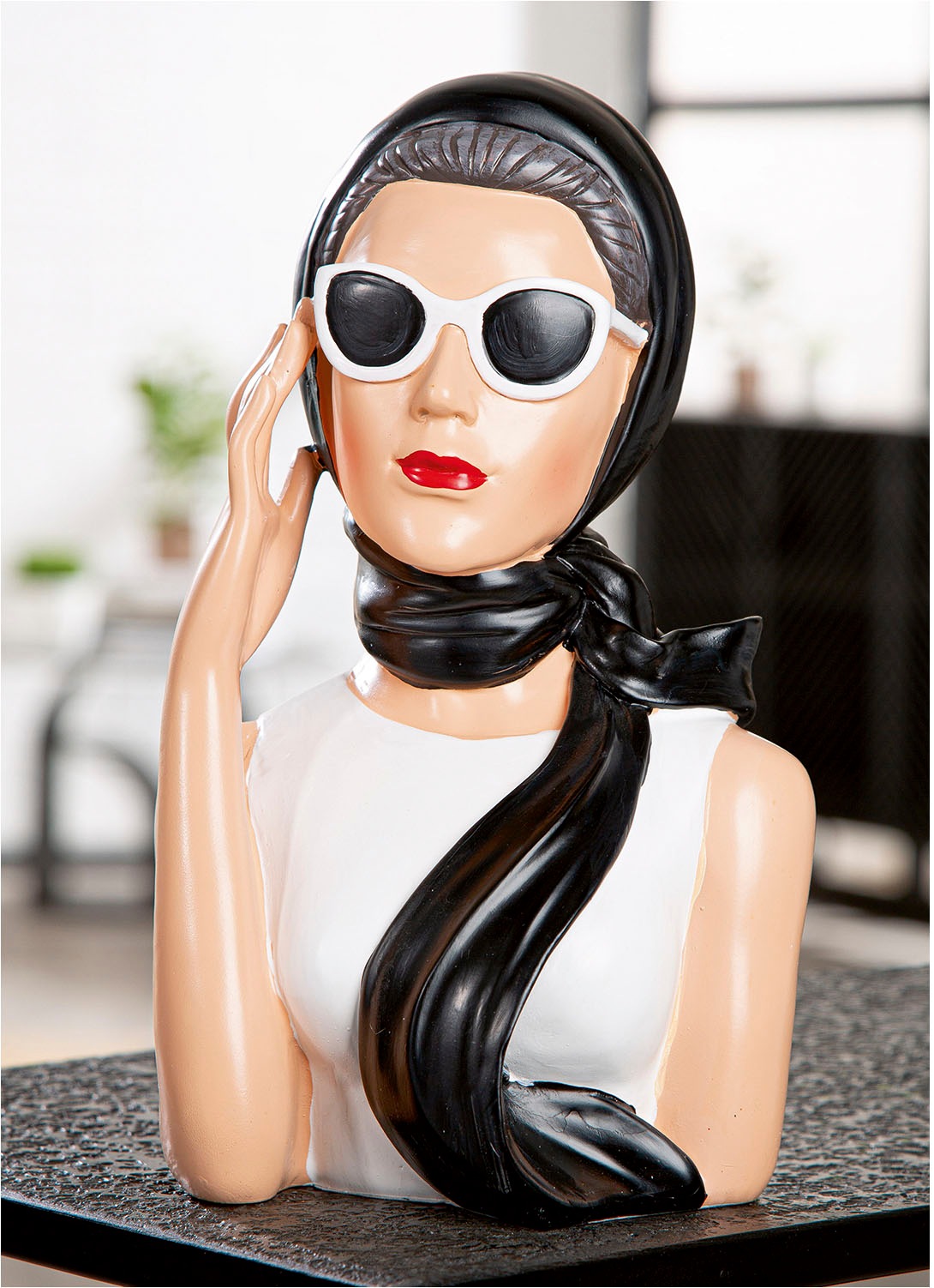 GILDE Dekofigur »Figur Frau Lady Audrey schwarz; weiß H. 27,5 cm« günstig online kaufen