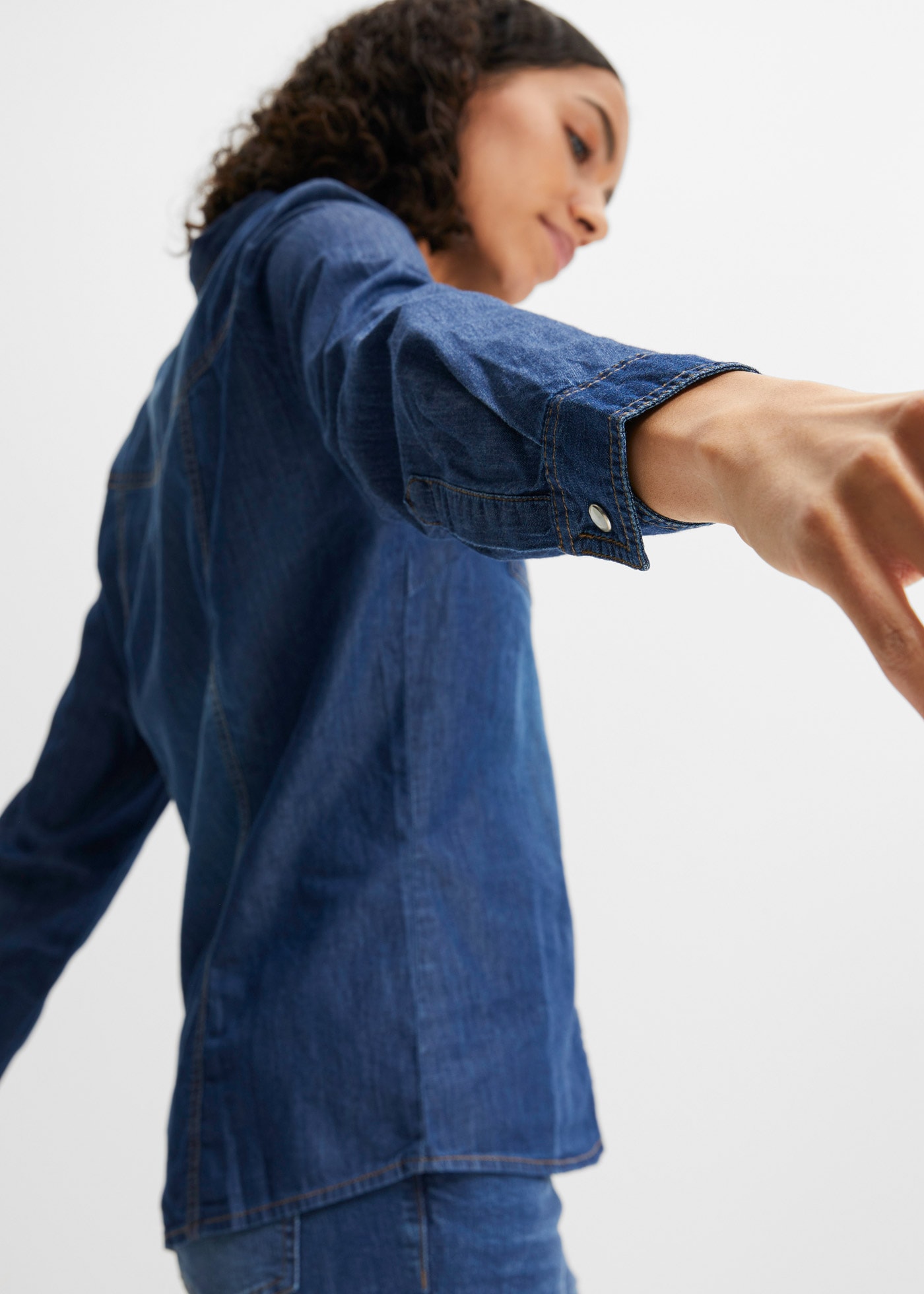 bonprix Jeansbluse schmale Passform, aus reiner Baumwolle, mit Druckknopfleiste
