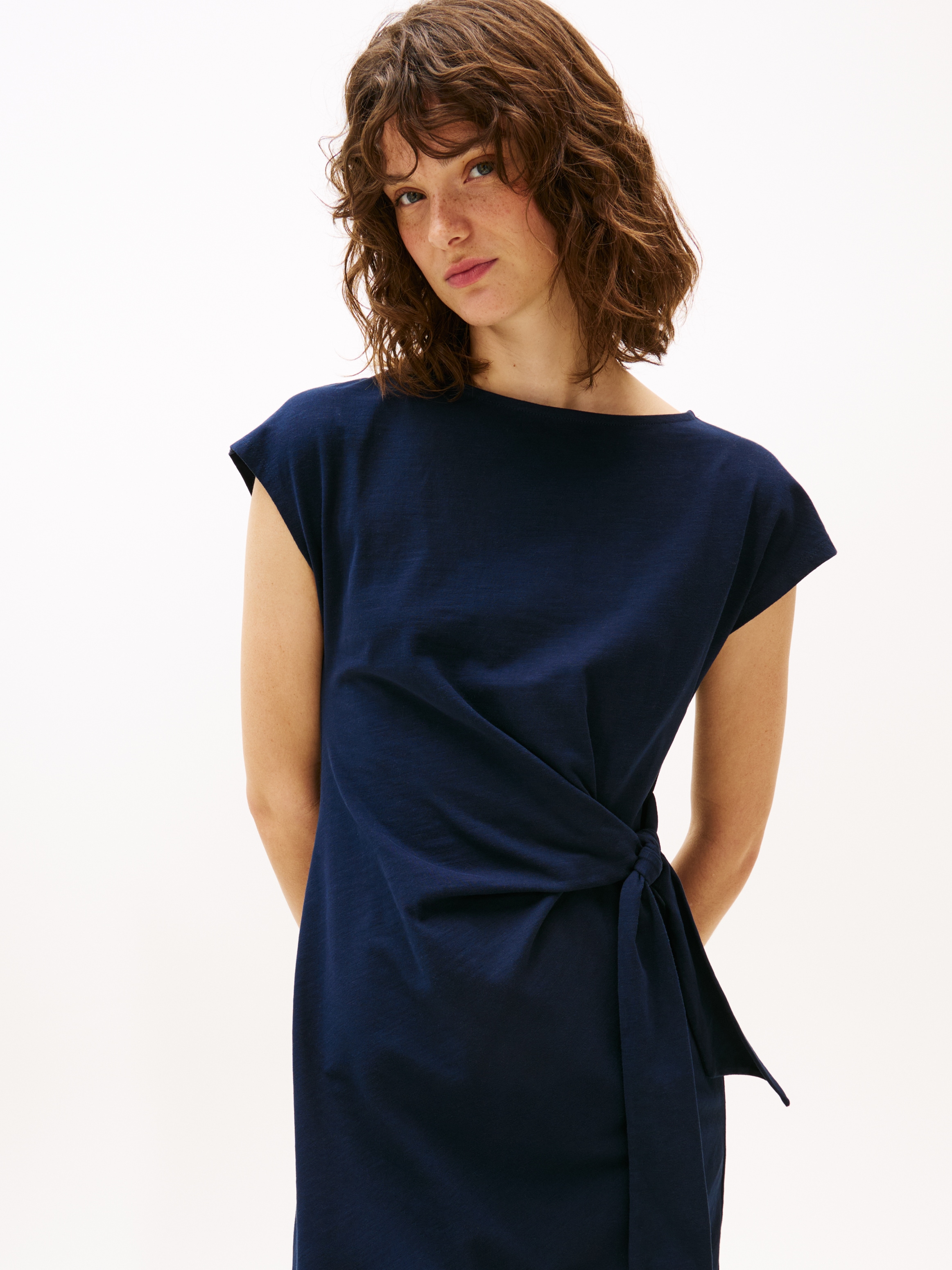 Tommy Hilfiger Midikleid »KNOT BOAT-NK MIDI DRESS SS«, mit Knotendetail
