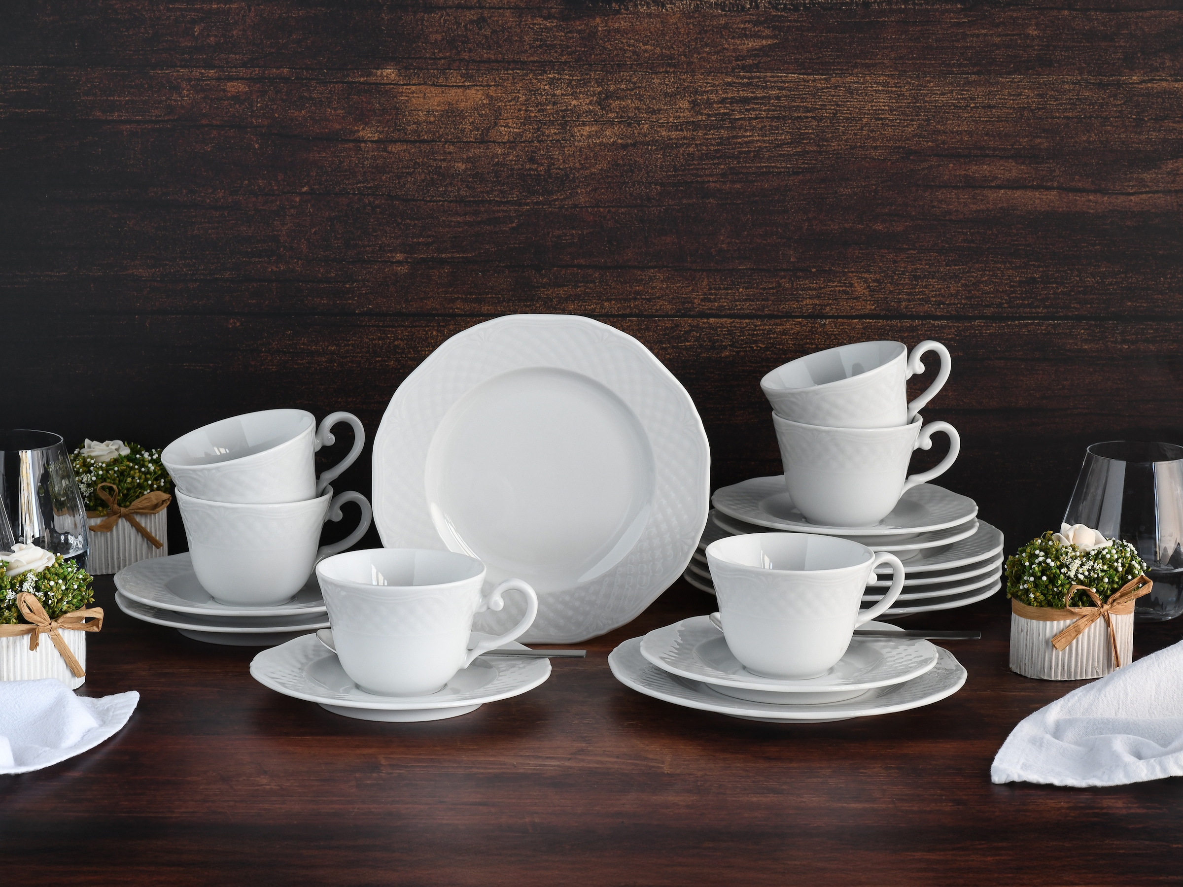 CreaTable Kaffeeservice »Arianne Weiss, Service 18-tlg.« Klassisch, Zeitlos