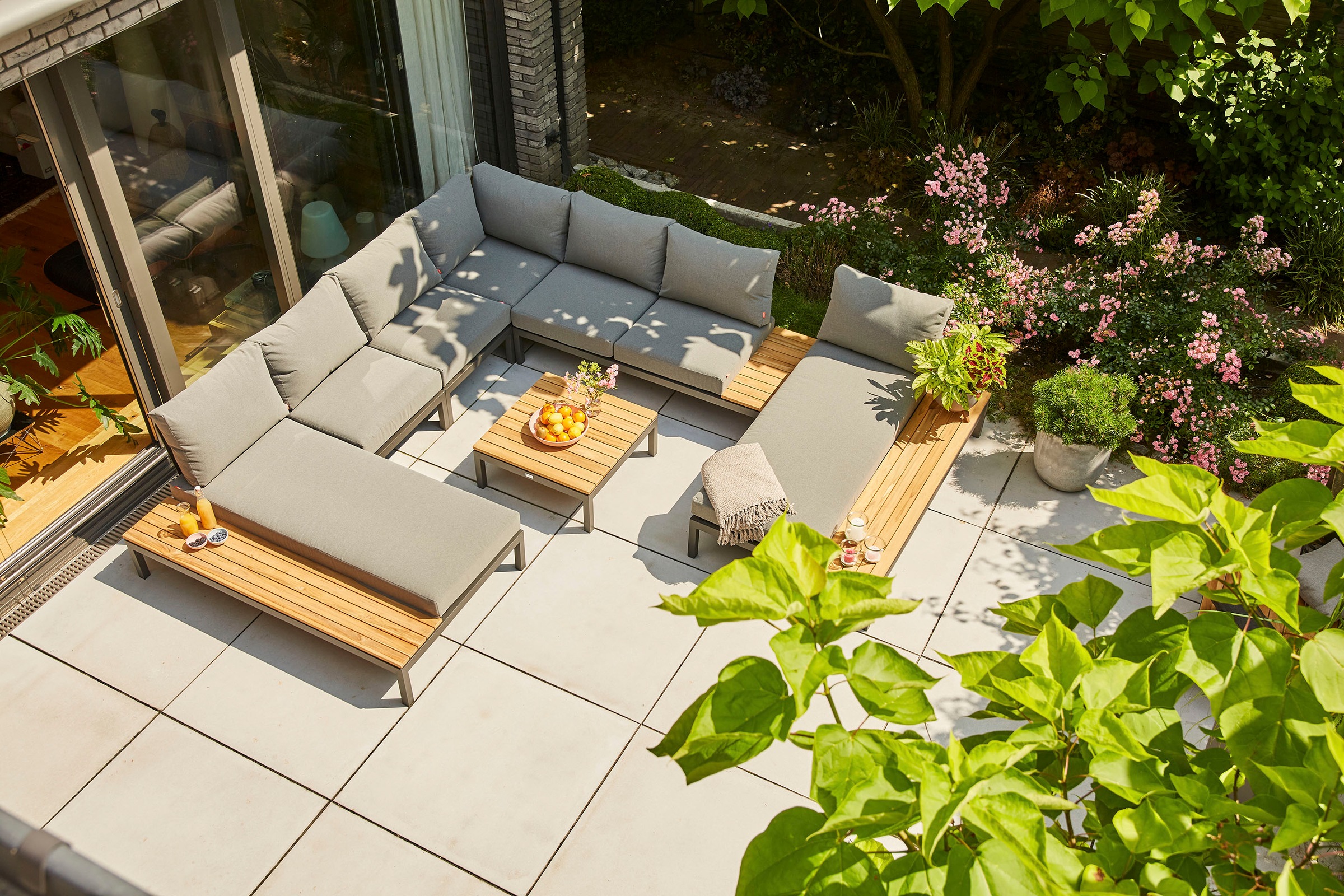 Siena Garden Gartenlounge-Set »Alvida«, (Set, 15 tlg.), best. aus 2 Sofas, 1 Ecksofa, 1 Tisch und 12 Kissen