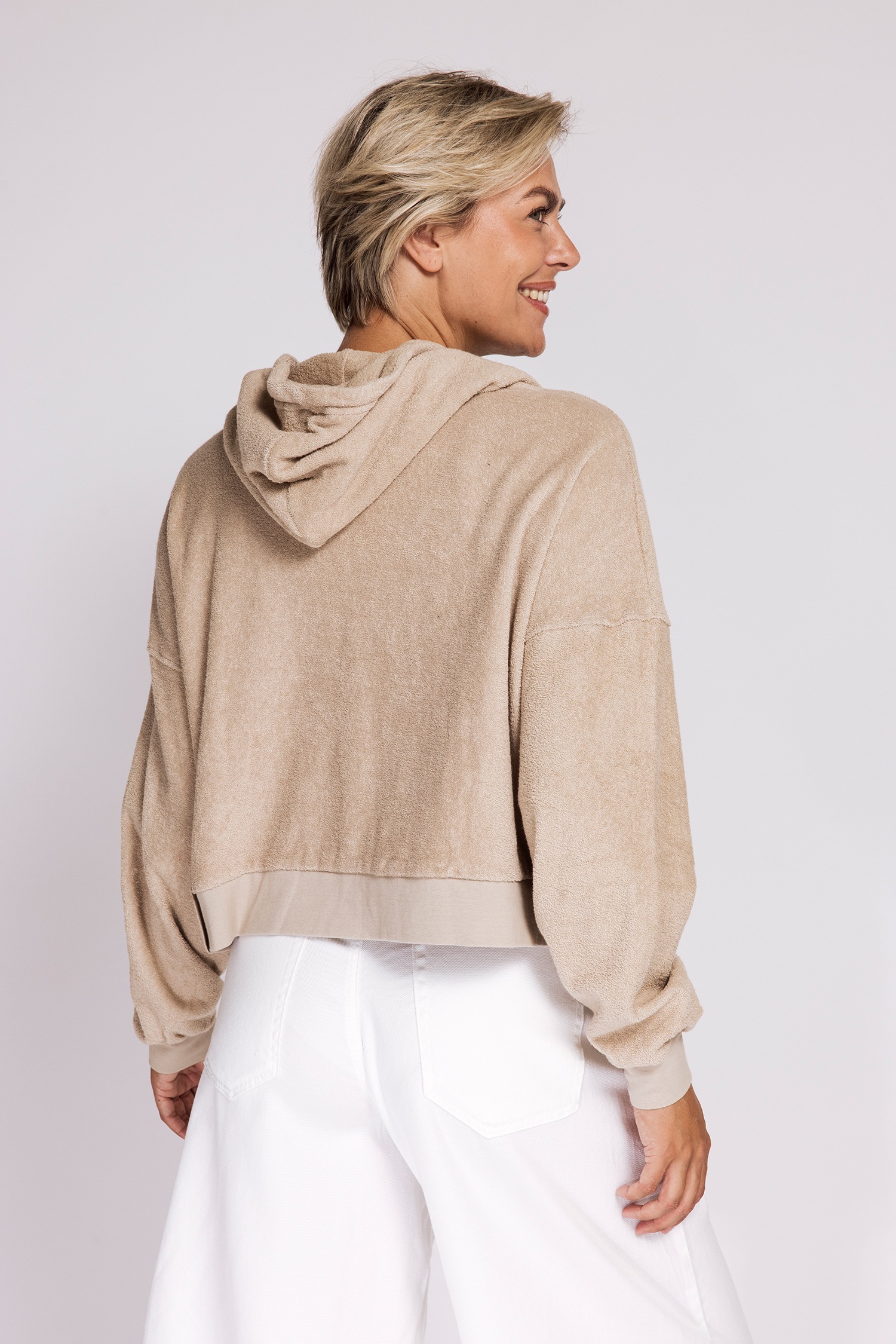 Zhrill Sweatblazer »RATANA« lässiger Look, hüftlange Schnittform, mit Kängurutasche