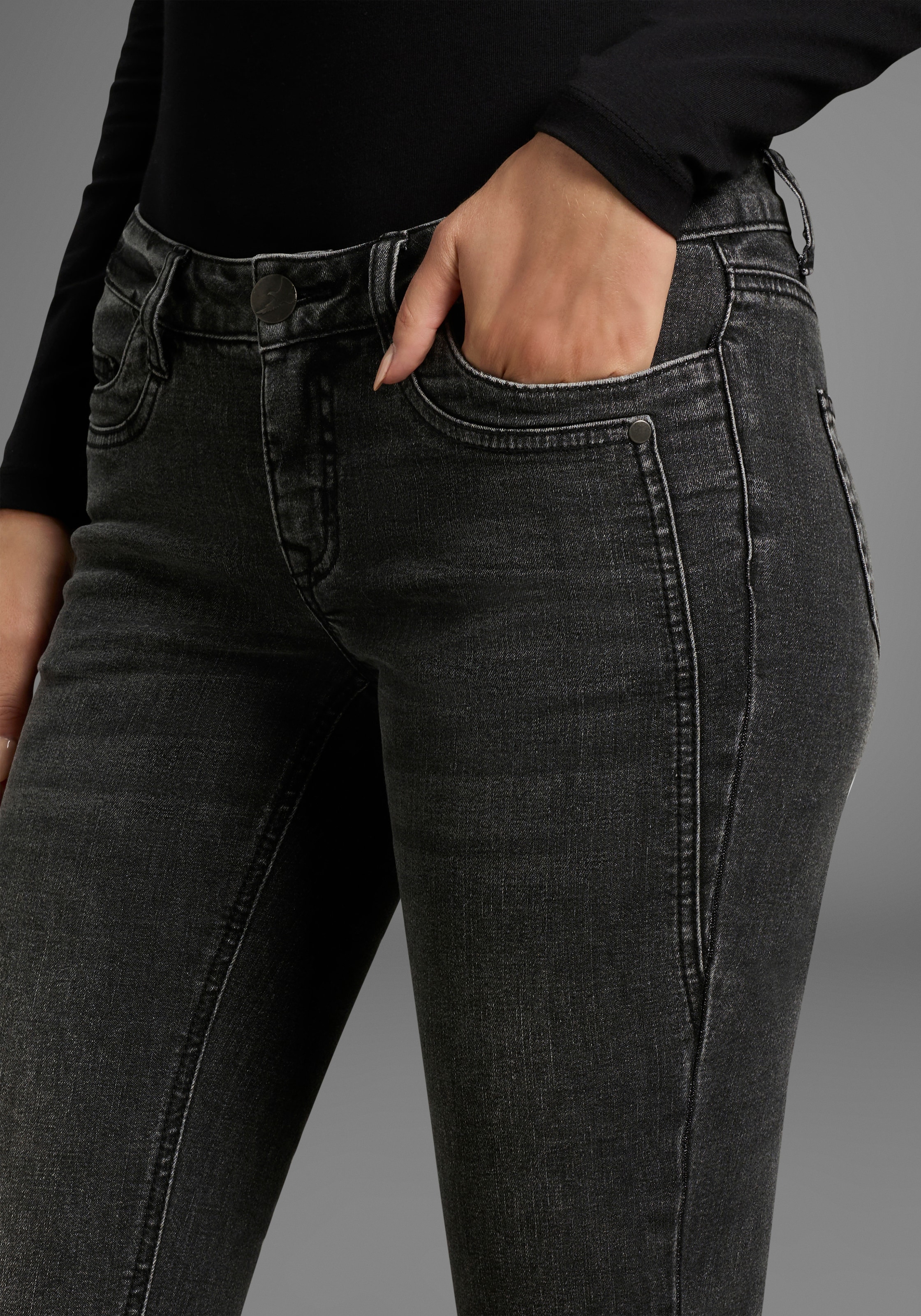 Arizona Comfort-fit-Jeans »mit Keileinsätzen« niedrige Leibhöhe