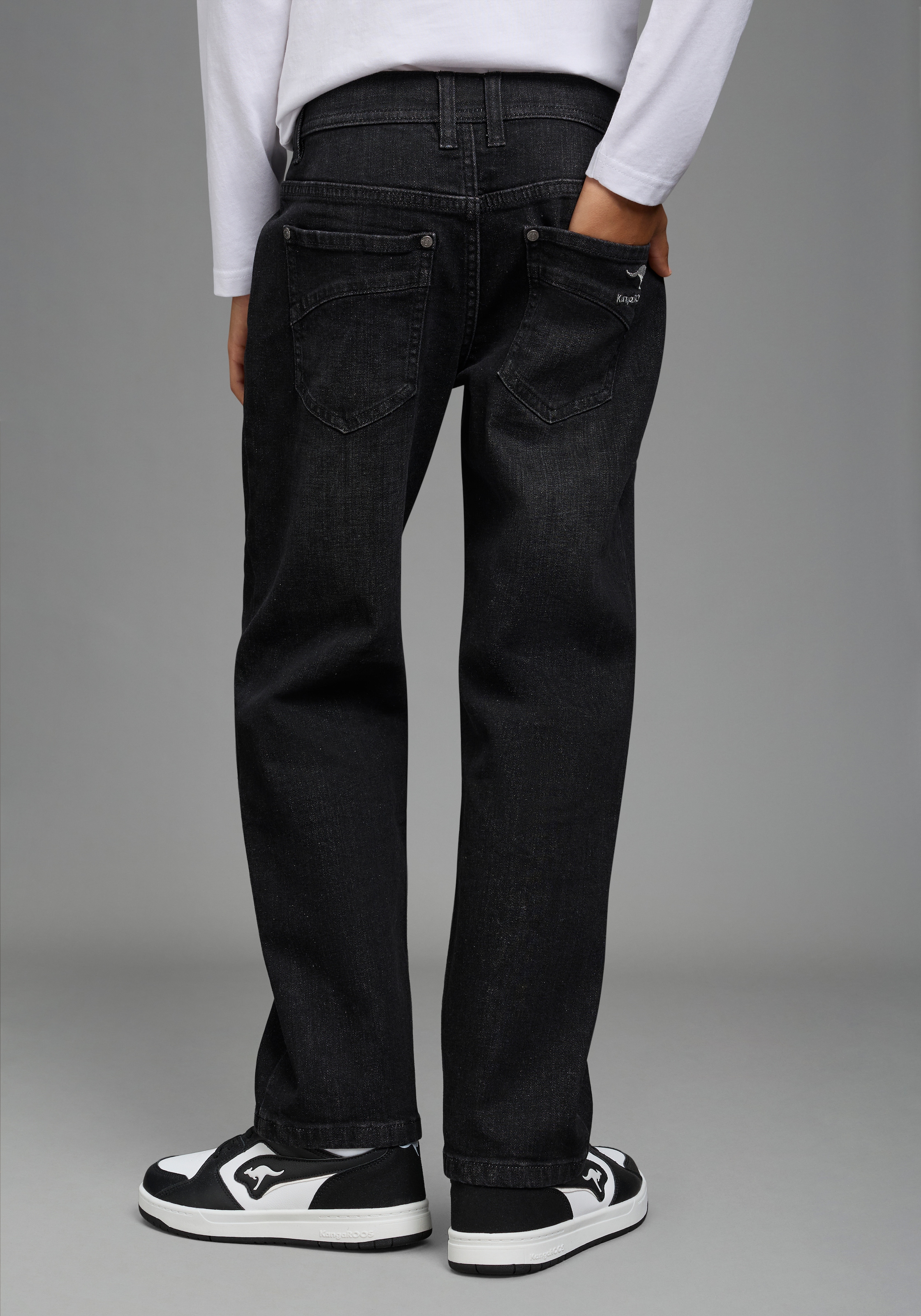 KangaROOS Loose-fit-Jeans »Jeans mit weitem Bein und KangaROOS Stickerei« Loose-fit Stretchjeans mit Logo-Stickerei