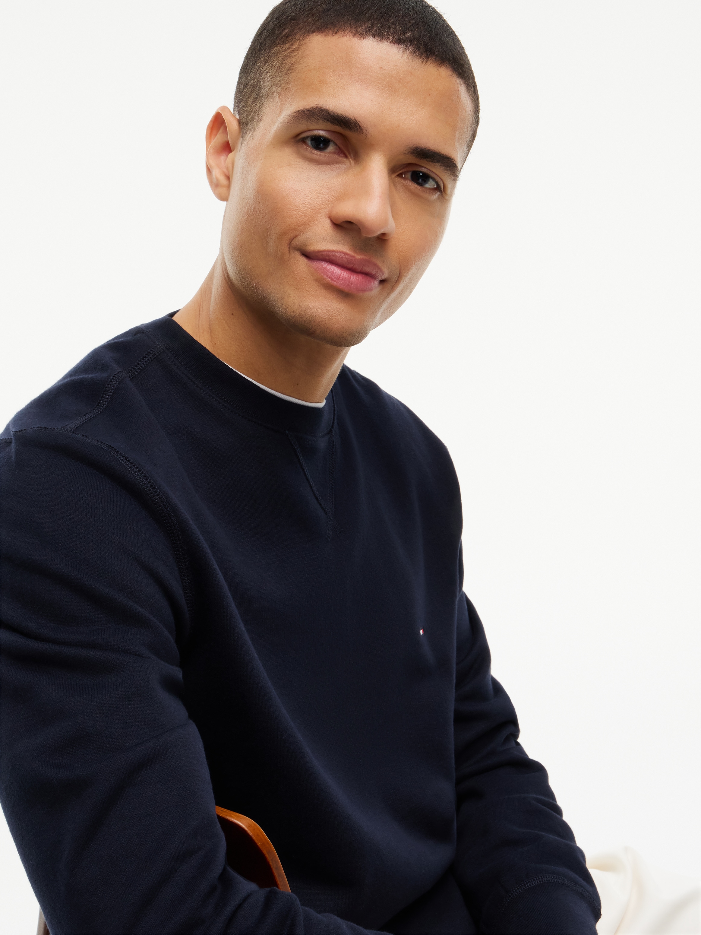 Tommy Hilfiger Sweatshirt »ESSENTIAL FLEECE CREWNECK«, mit Tommy Hilfiger Logostickerei, Regular Fit
