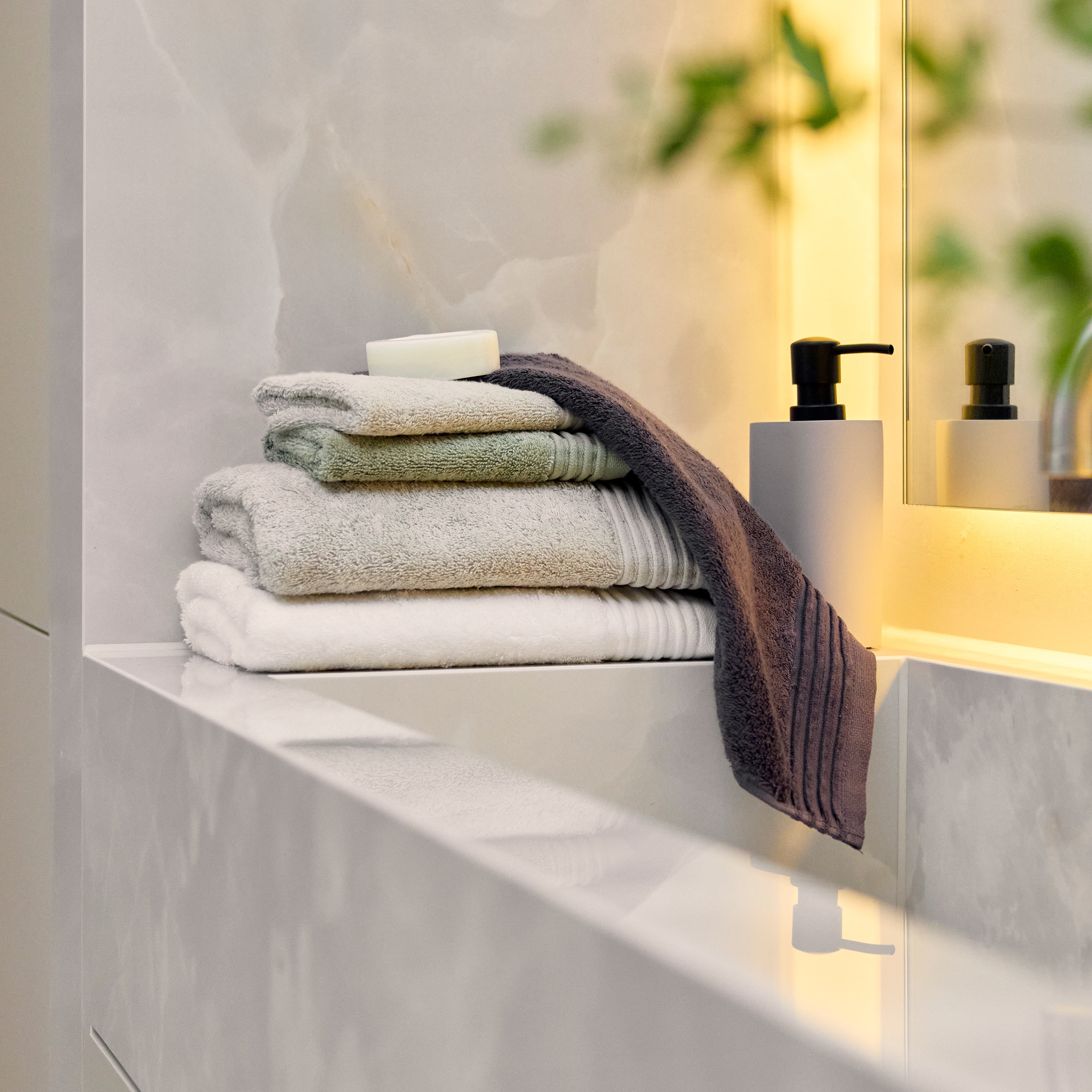 Möve Badetuch »Loft« mit breiter Bordüre