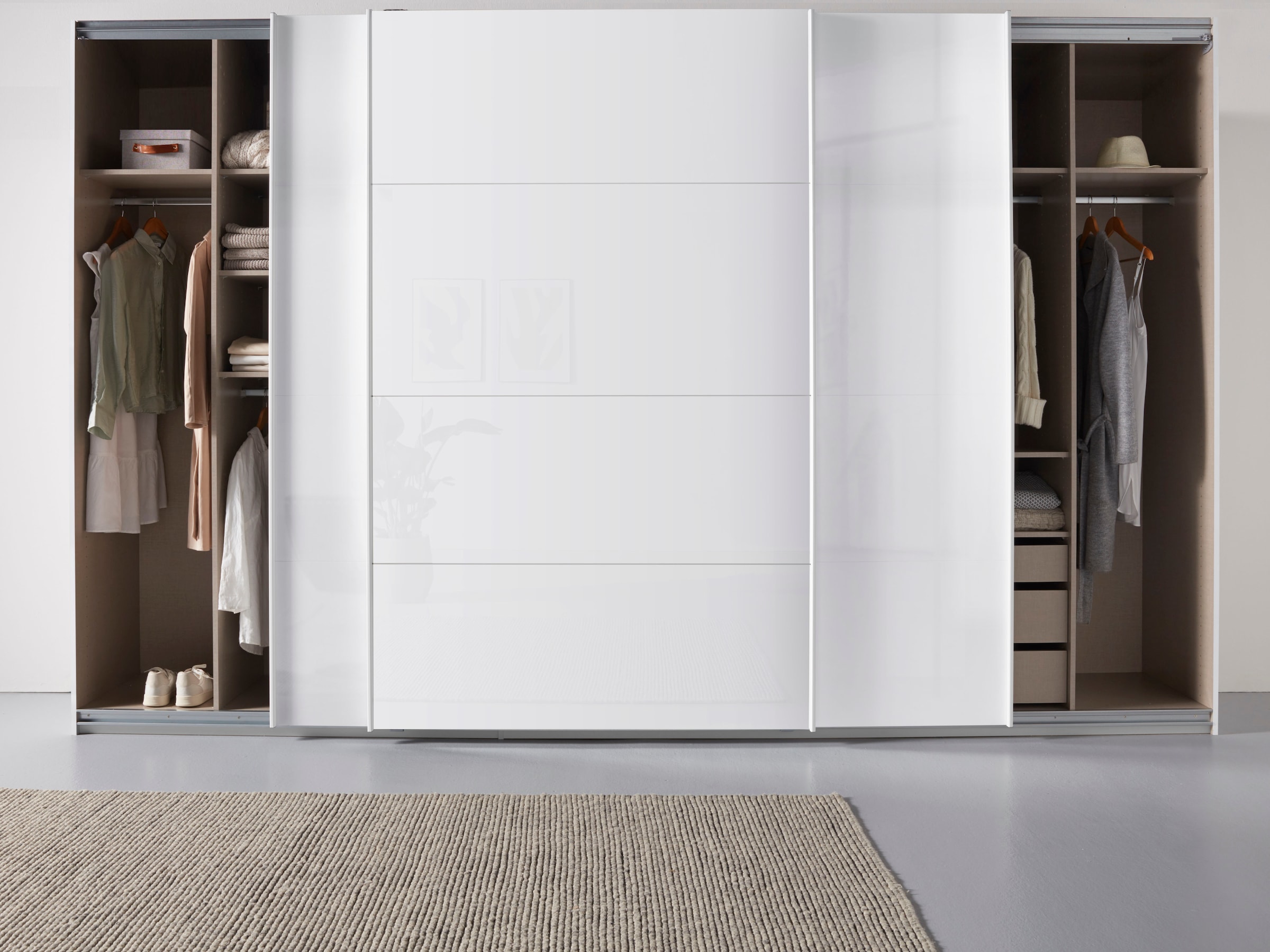 rauch Schwebetürenschrank »Kleiderschrank Schrank Garderobe TOPSELLER OTELI inkl. Inneneinteilung«, mit 3 Innenschubladen sowie zusätzlichen Einlegeböden MADE IN GERMANY