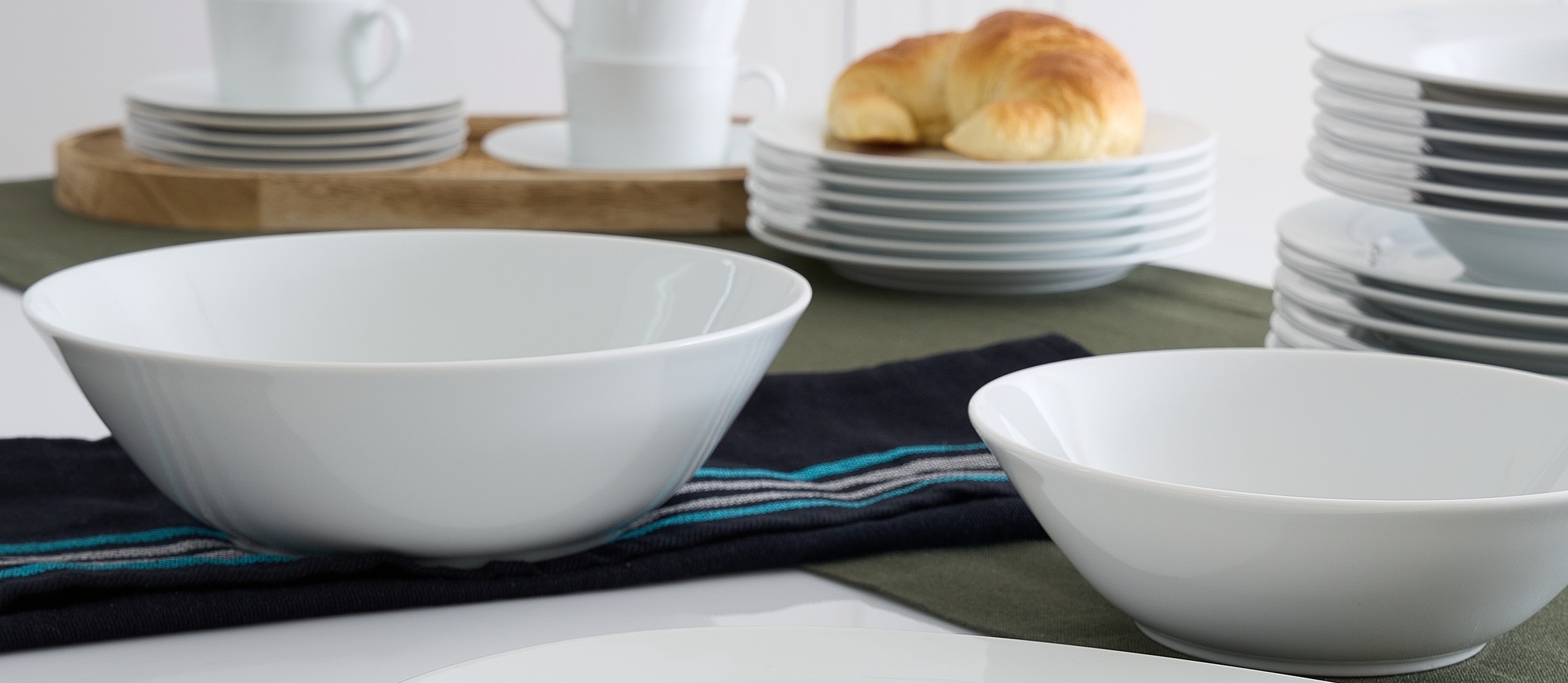 Retsch Arzberg Schale »Servierschale HEIKE WEISS 23 cm, Set 2-teilig, rund Porzellan«, 2 tlg., aus Porzellan, Formschöne Servier- & Beilagenschalen im 2er Pack – edel & zeitlos -
