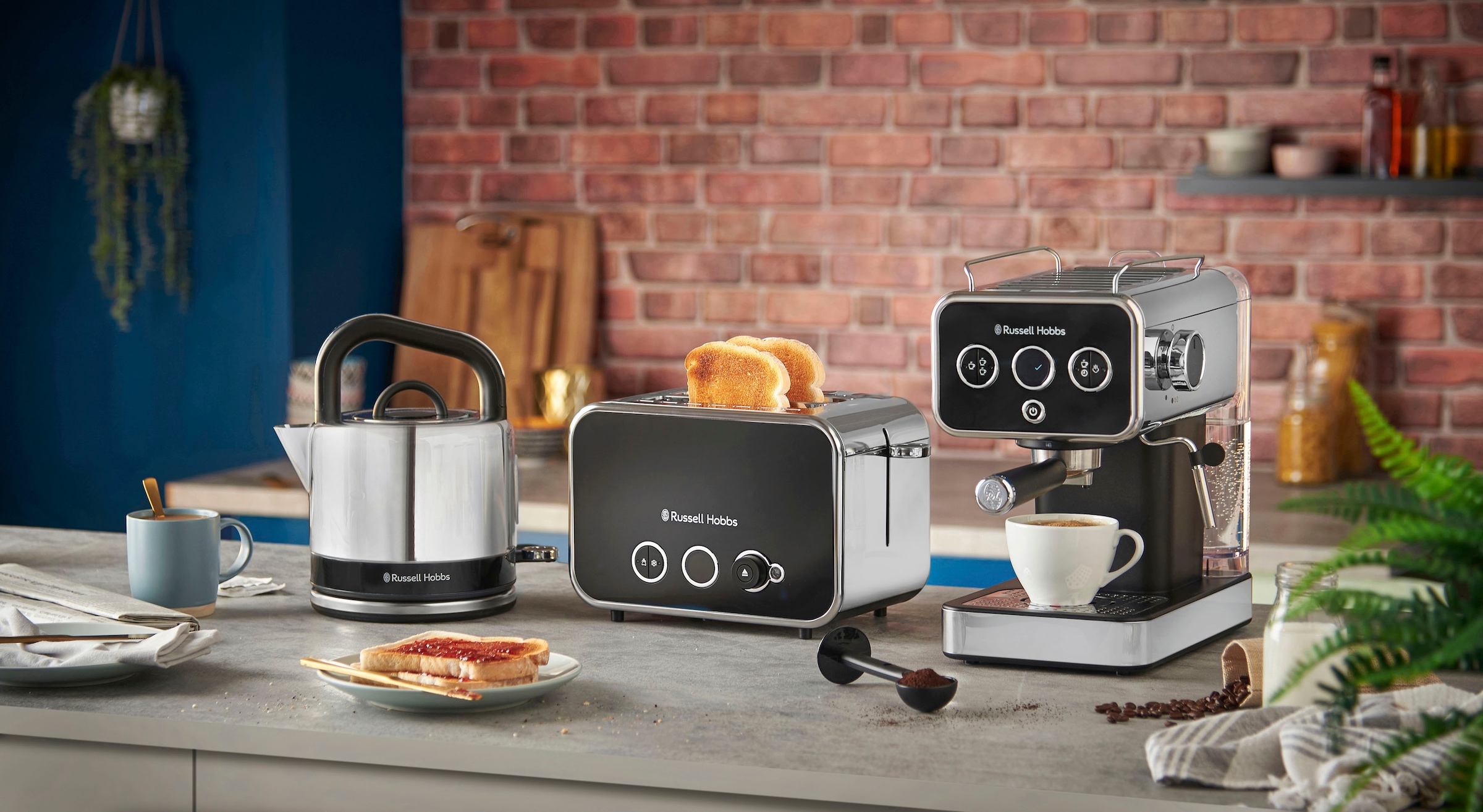 RUSSELL HOBBS Wasserkocher »Distinctions, schwarz 26420-70«, 1,5 l, 1350 W, Edelstahl mit polierten Akzenten, Schnellkochfunktion, energiesparend