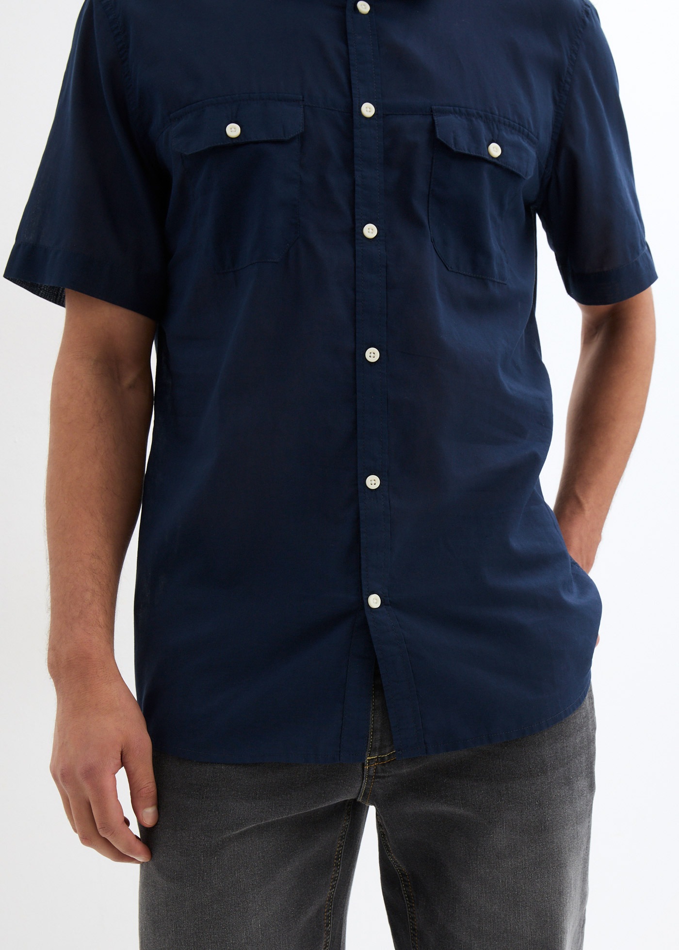 bonprix Kurzarmhemd »Kurzarmhemd aus reiner Baumwolle« Regular Fit, aus Baumwolle, mit Brusttaschen, Kentkragen