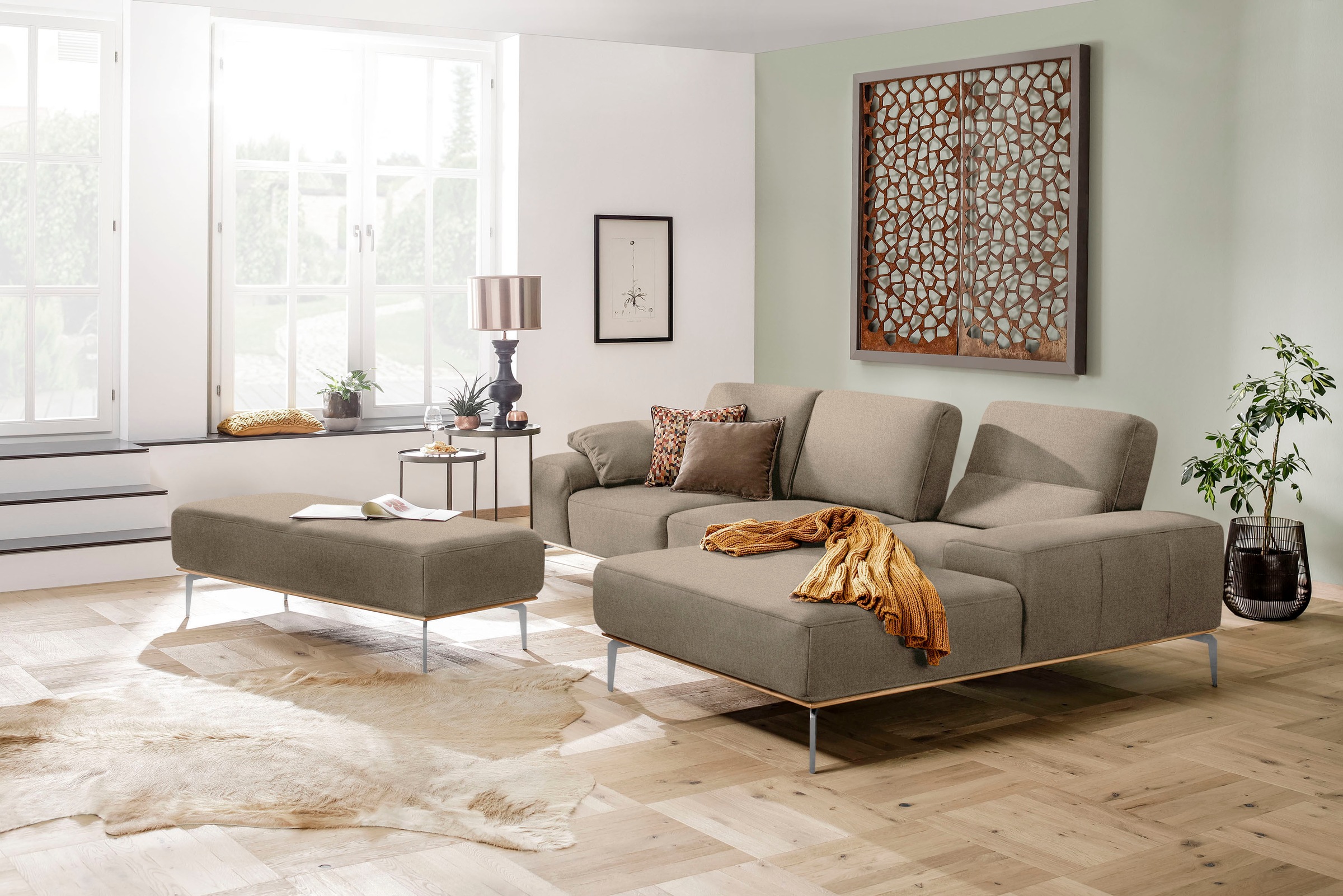 W.SCHILLIG Ecksofa »run, Designsofa, bequem, L-Form«, mit elegantem Holzsockel, Füße in Chrom glänzend, Breite 299 cm