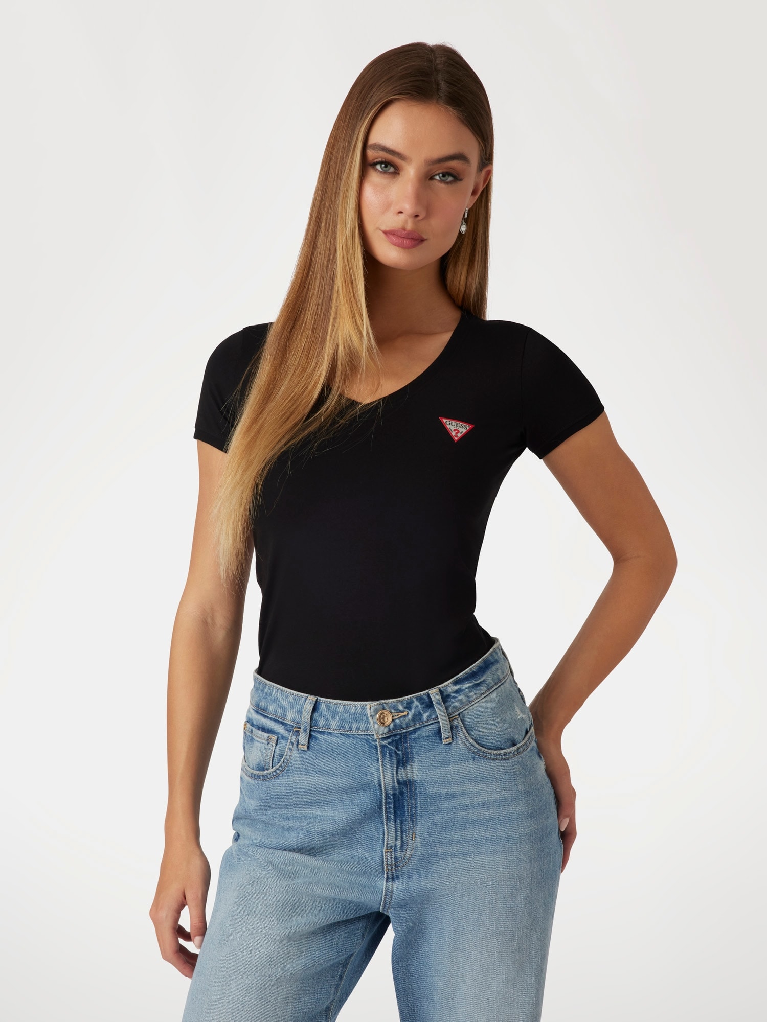 Guess T-Shirt »SS VN MINI TRIANGLE TEE« mit V-Ausschnitt, Slim Fit