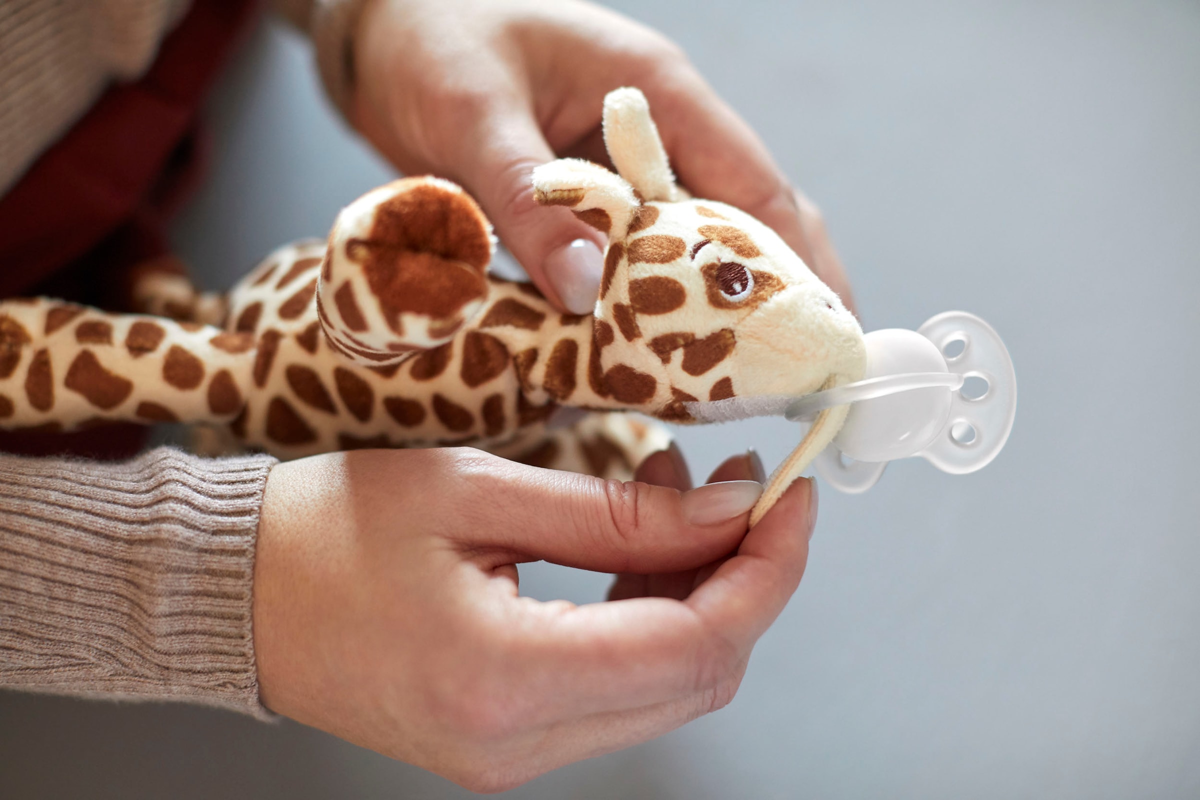 Philips AVENT Schnullerbefestigung »SCF348/11«, (Set, 2 tlg., Ultraweiches Kuscheltier mit Schnuller), Schnullertier Giraffe