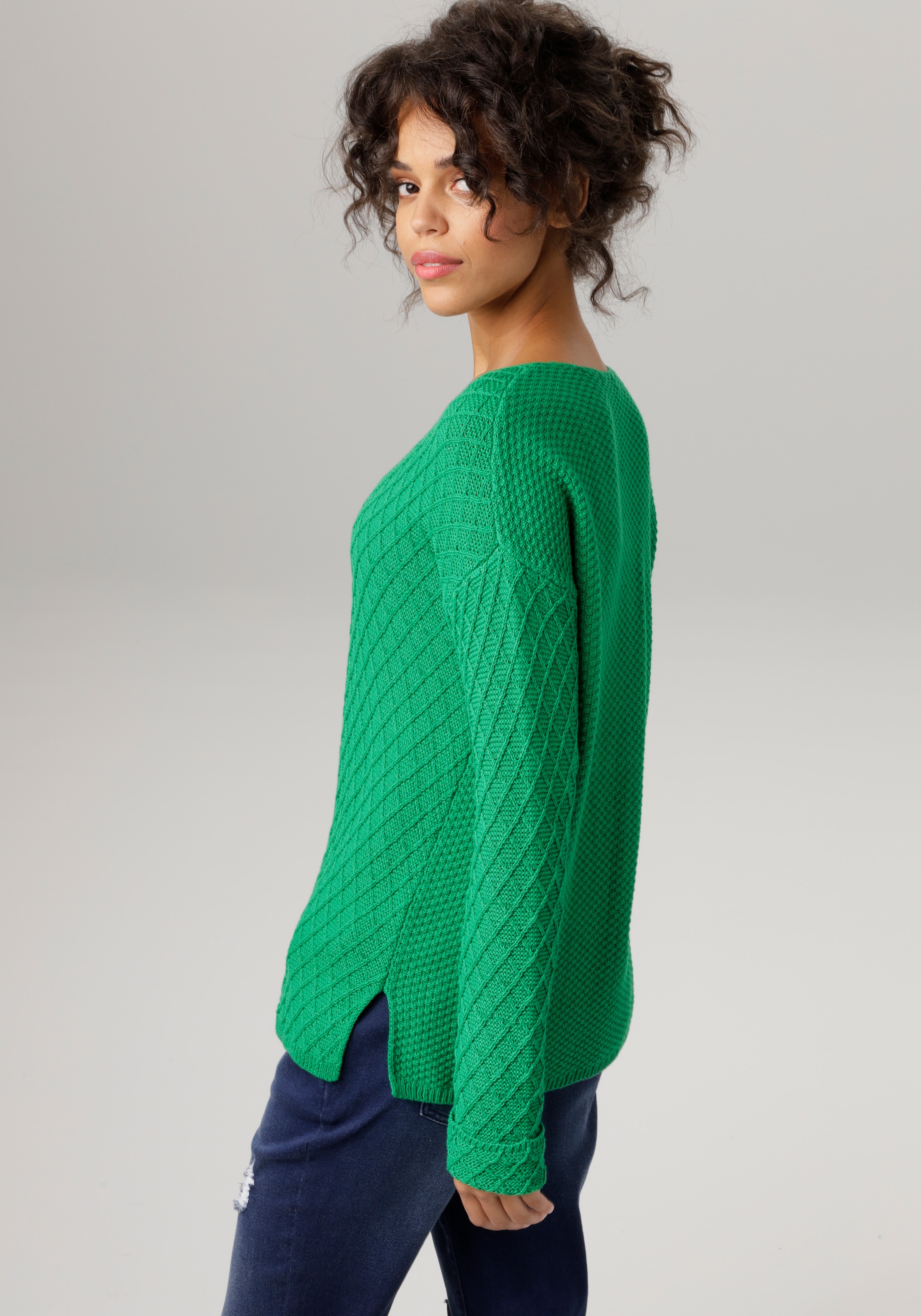 trendigen Online-Shop im Aniston CASUAL V-Ausschnitt-Pullover, im kaufen Mustermix