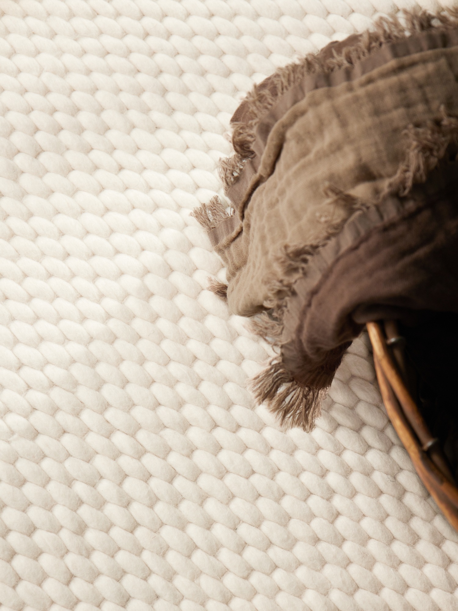 ELLE DECORATION »Beans« rund 10 mm Höhe Handweb Teppich Wolle, Rund, Perlenstruktur, Wohnzimmer, Schlafzimmer