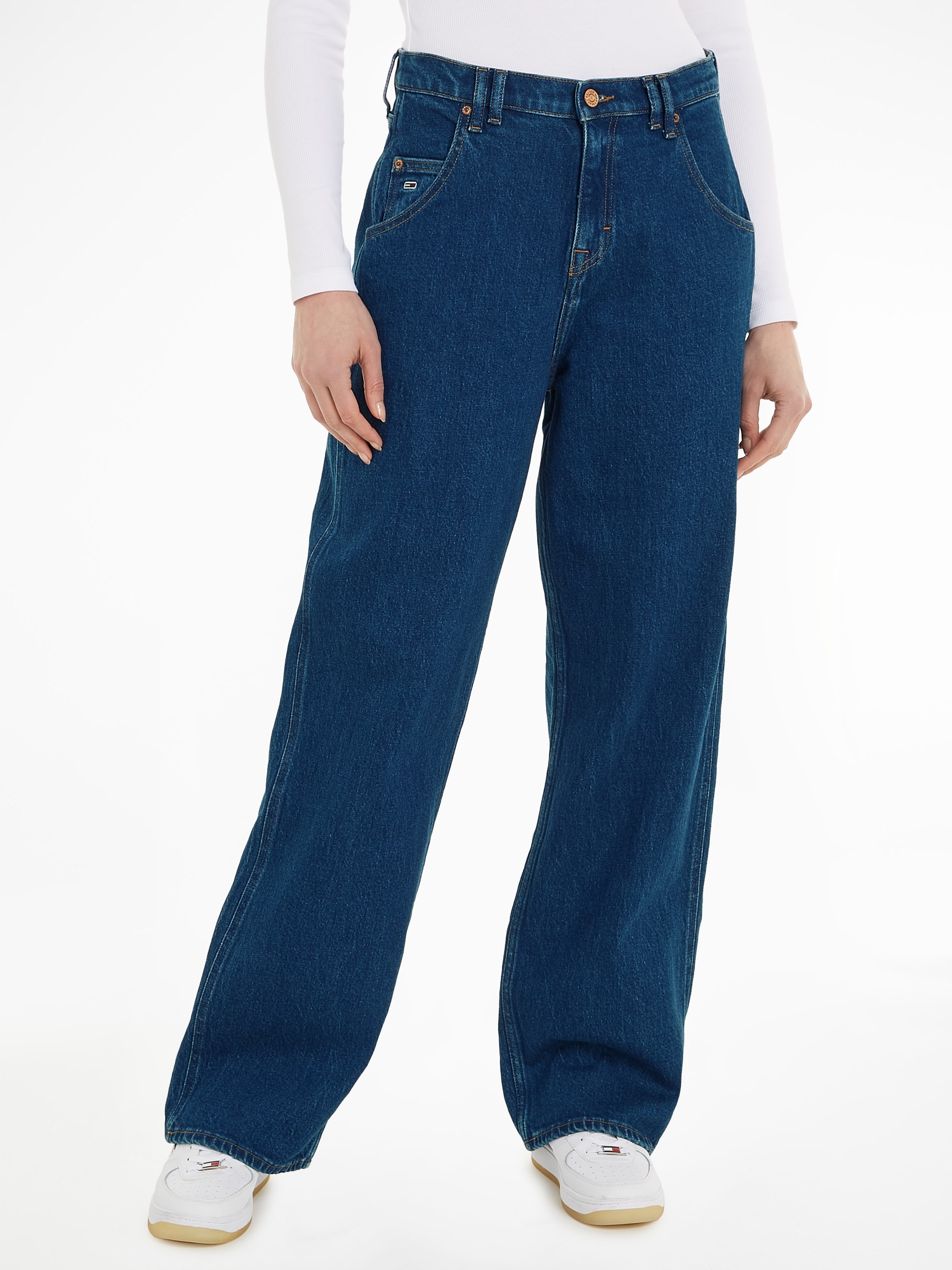 Tommy Jeans Weite Jeans »DAISY JEAN LW BGY BH6110«, mit Logostickerei