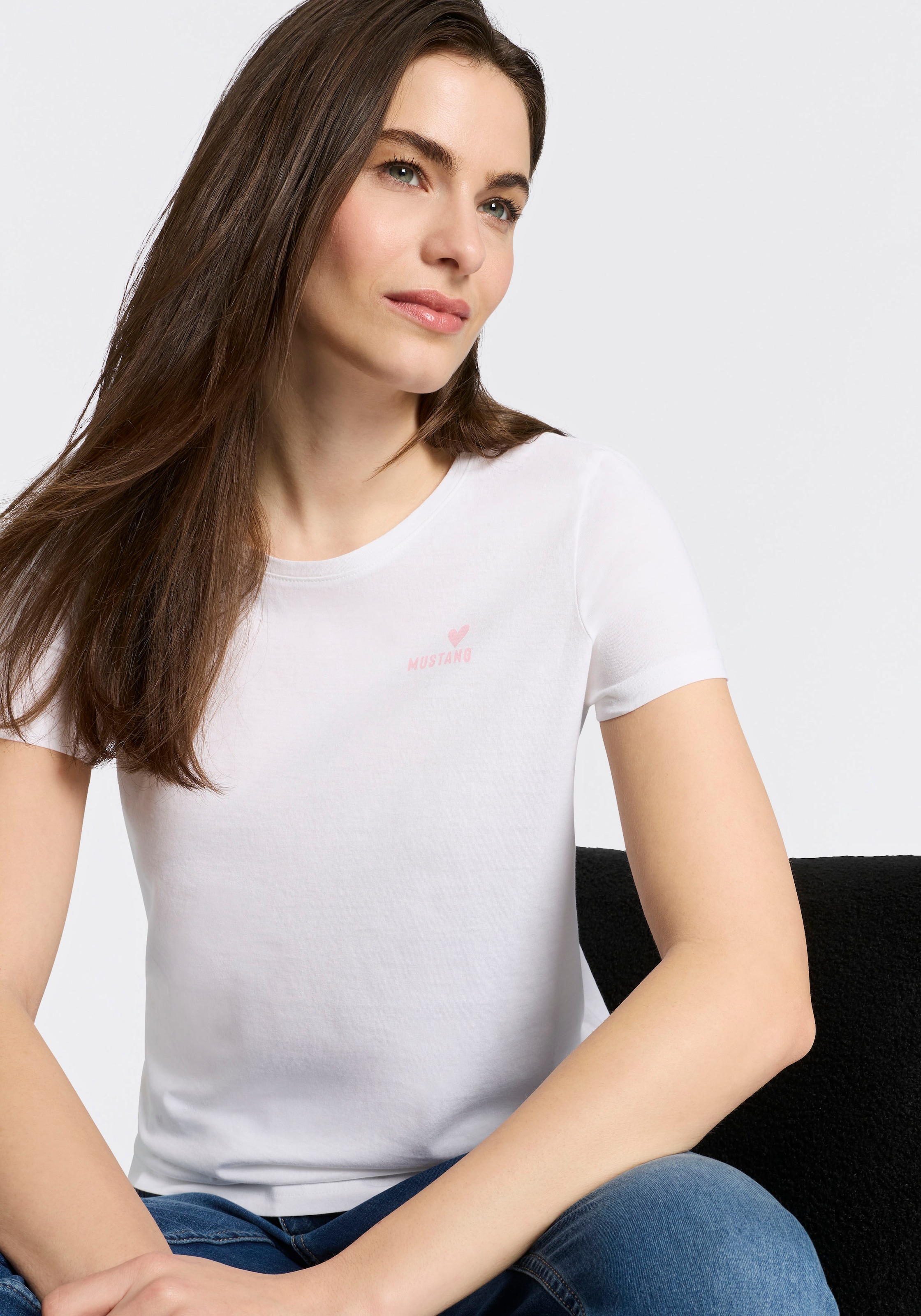 MUSTANG T-Shirt normale Passform, Kurzarm-Design