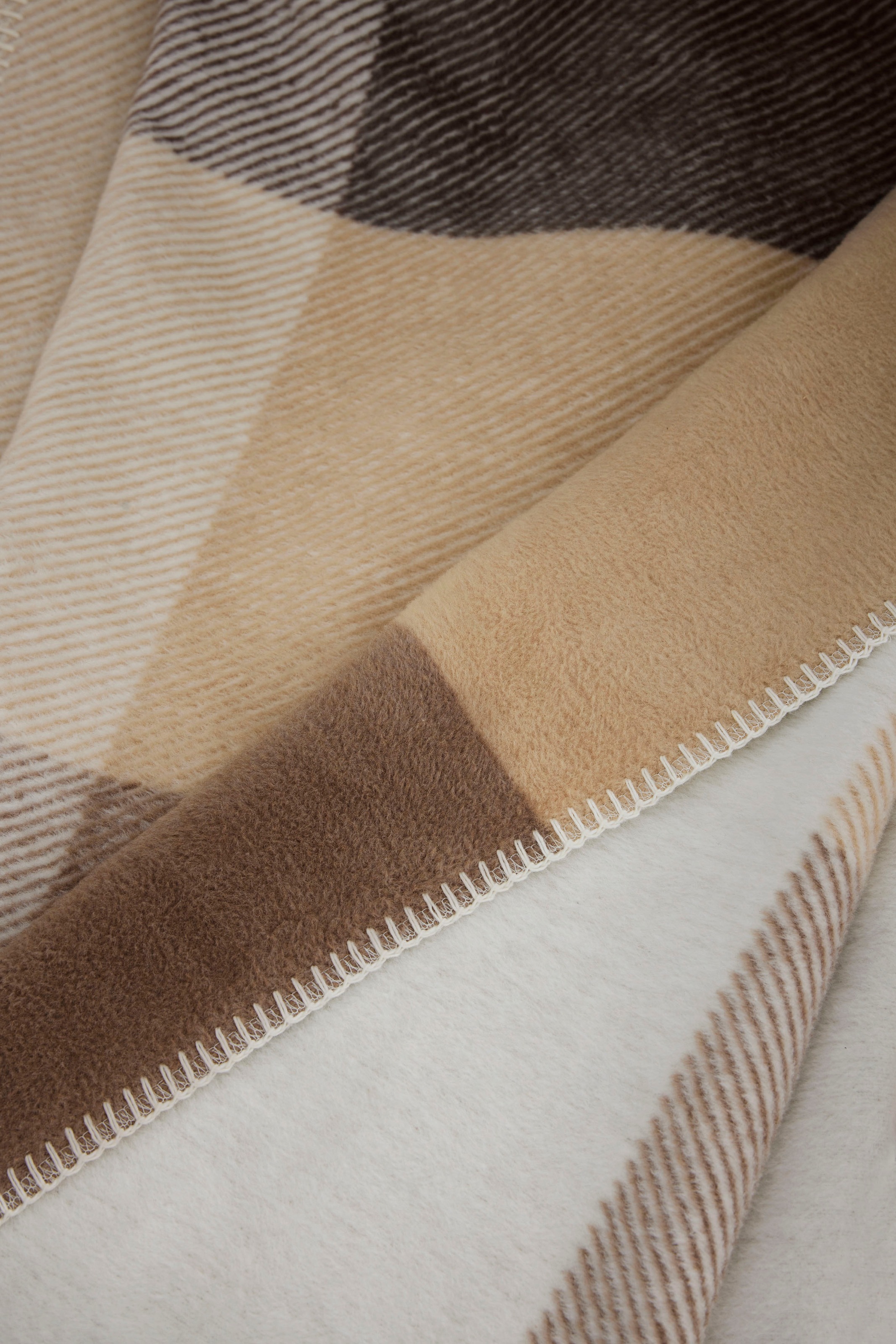 s.Oliver Wohndecke »Jacquard Decke s.Oliver«, im Karo-Design, Kuscheldecke