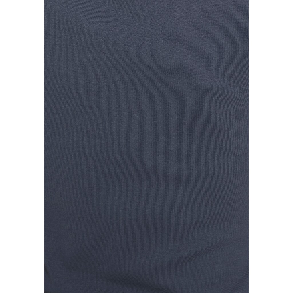 KangaROOS T-Shirt, mit V-Neck und silberschimmernden Logodruck auf der Brust