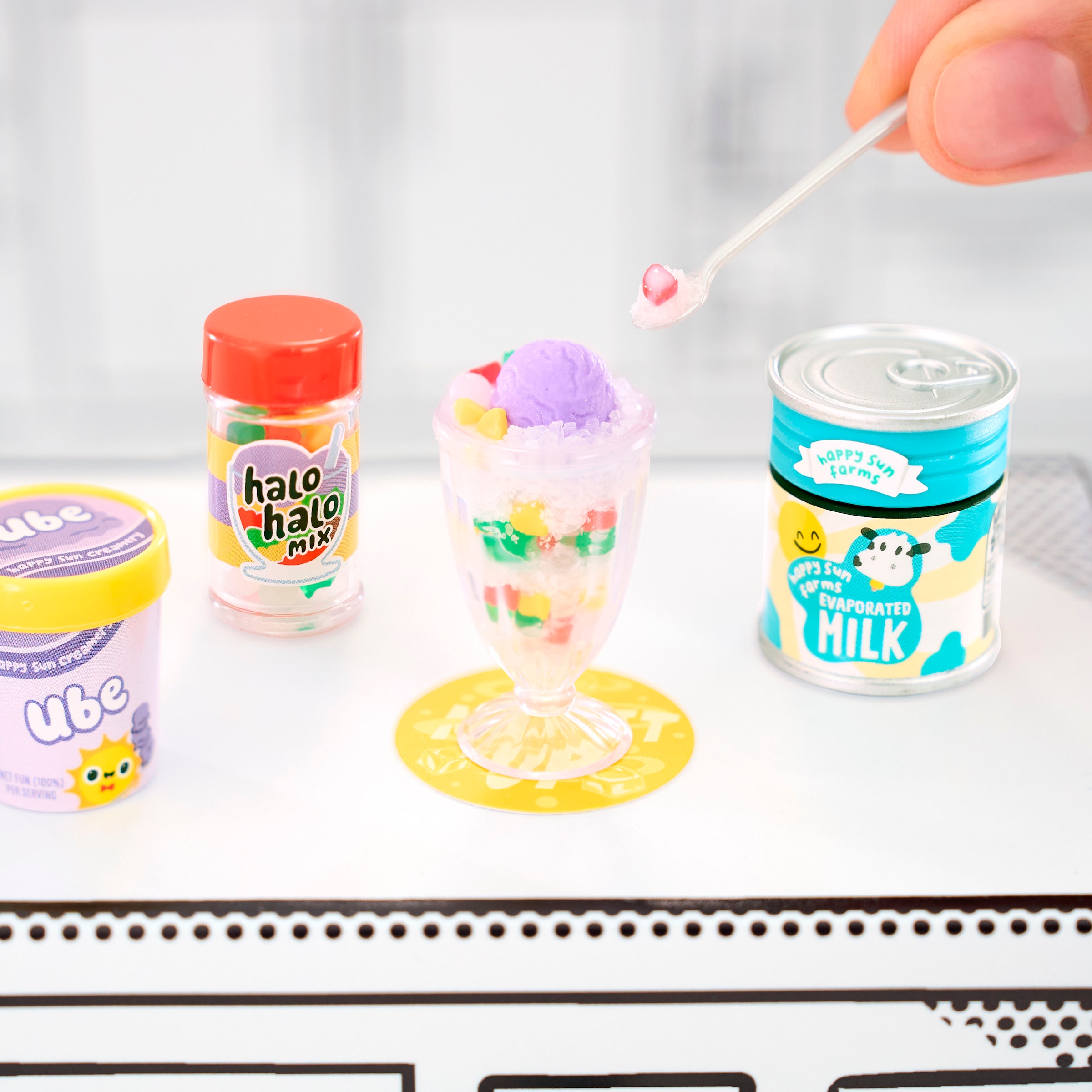 MGA ENTERTAINMENT Kreativset »MGA's Miniverse - Make It Mini Foods: Cafe in PDQ Series 4« sortierte Lieferung