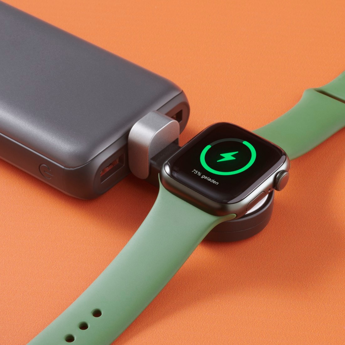 Hama USB-Ladegerät »Kabelloses Ladegerät für Apple Watch, mit USB-C Anschluss«, (1 St.), Wireless Charger, Magnetische Ausrichtung, Schnellladegerät