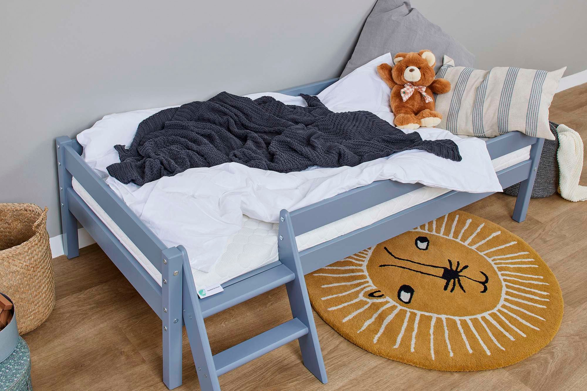 Lüttenhütt Jugendbett »ECO One«, Kinderbett mit Rausfallschutz und Leiter, 3 Farben/Matratze wählbar