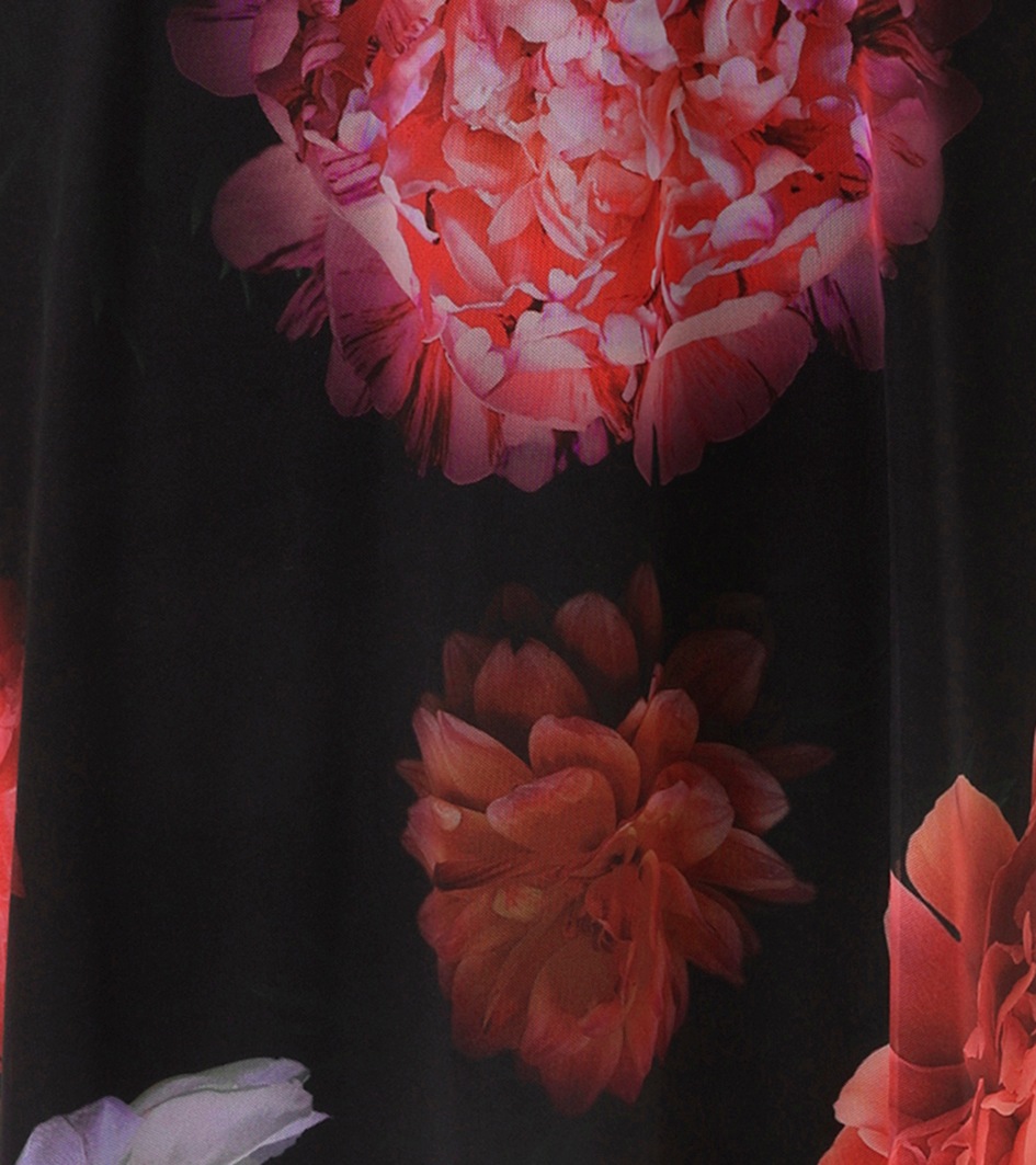 Aniston CASUAL Maxikleid, mit farbenfrohen, großflächigen Blüten bedruckt - NEUE KOLLEKTION